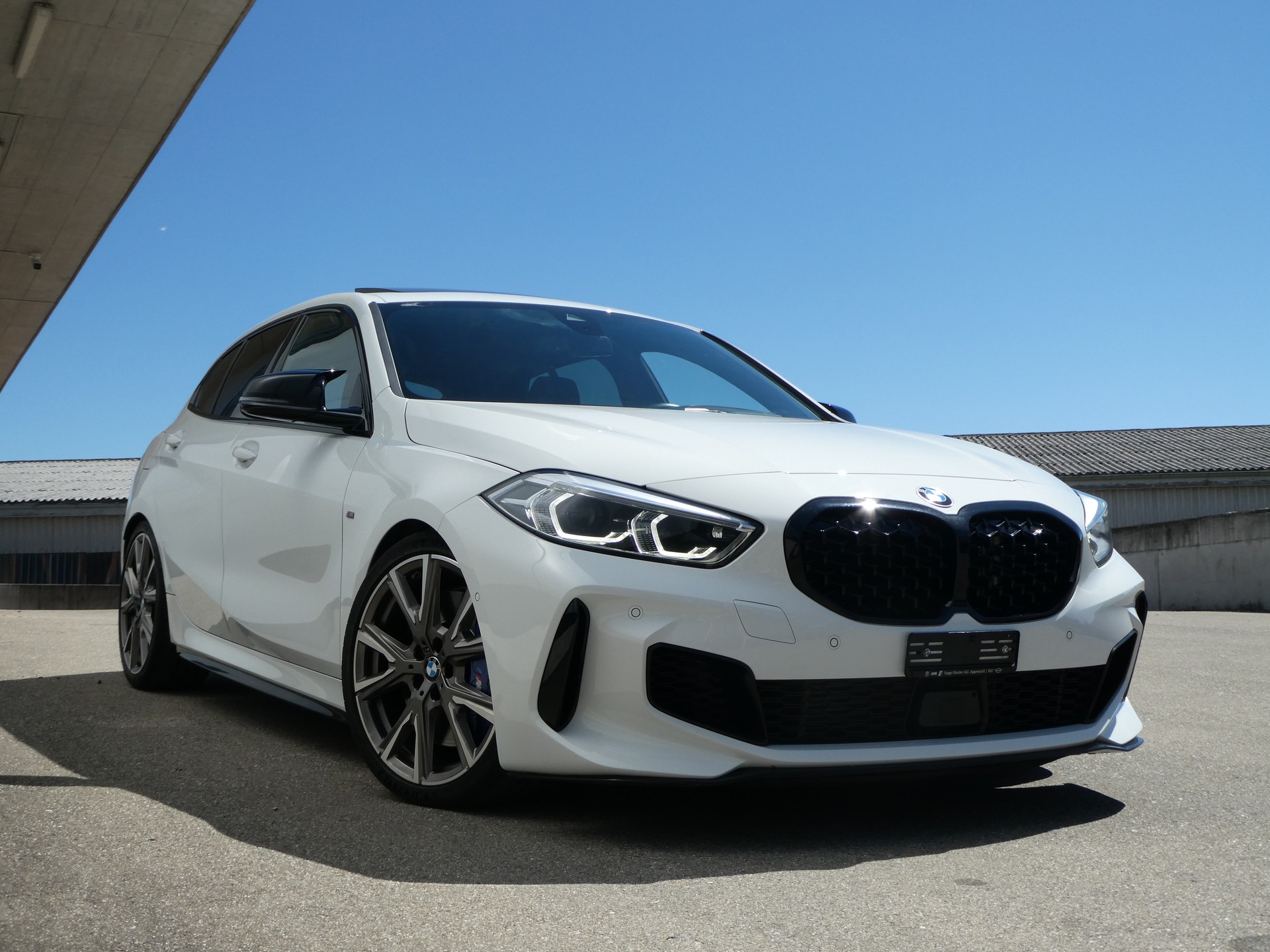 BMW M135i xDrive Steptronic-image-6