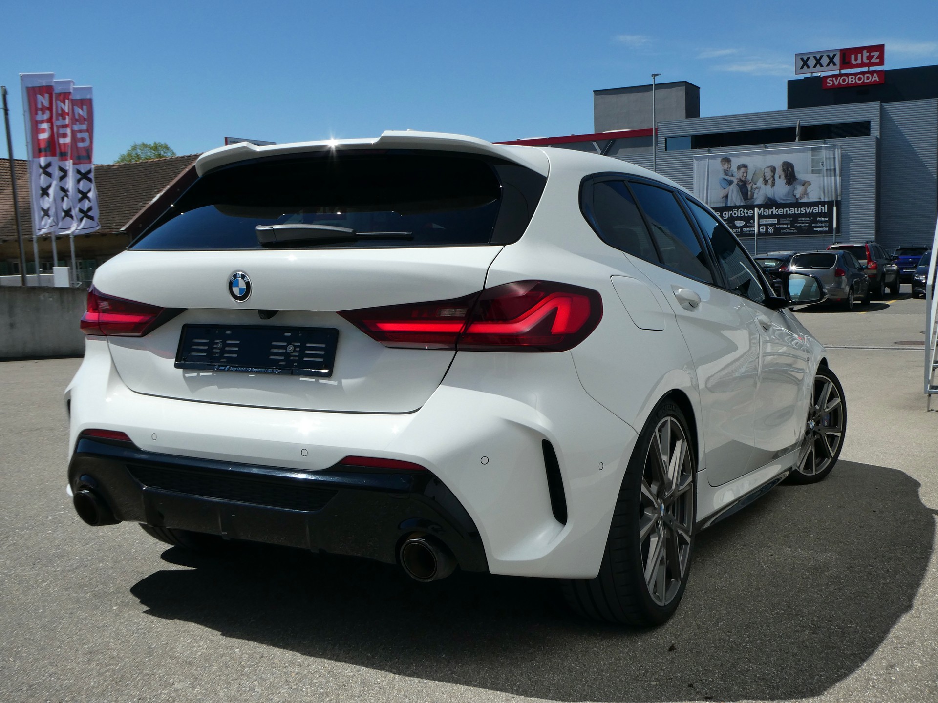 BMW M135i xDrive Steptronic-image-7