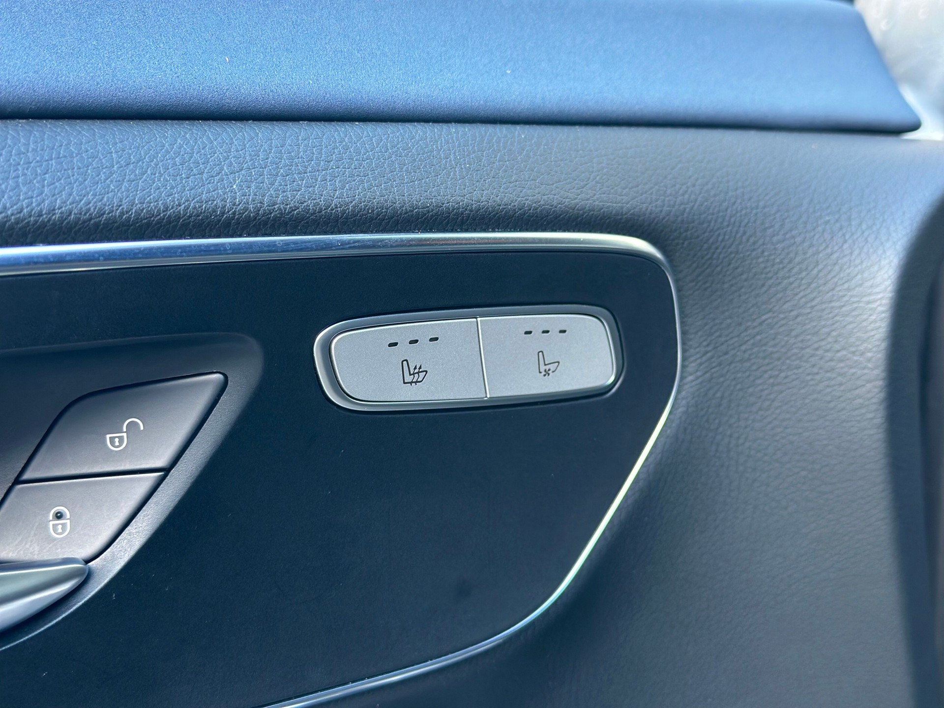 MERCEDES-BENZ EQV 300 Avantgarde lang-image-12