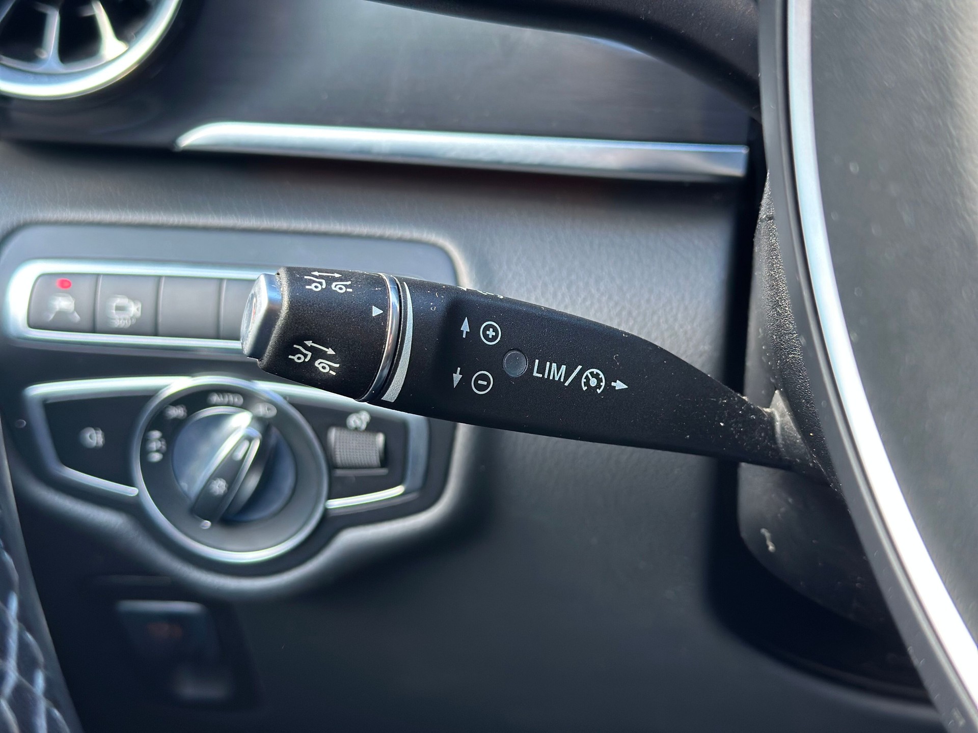 MERCEDES-BENZ EQV 300 Avantgarde lang-image-15