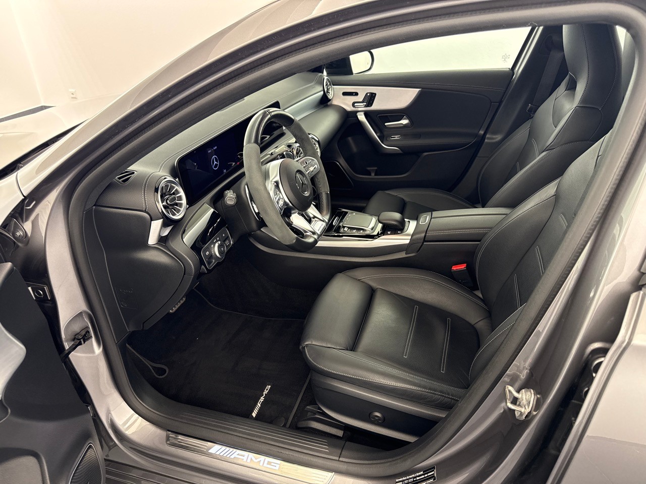 MERCEDES-BENZ A 45 S AMG 4Matic+-image-4