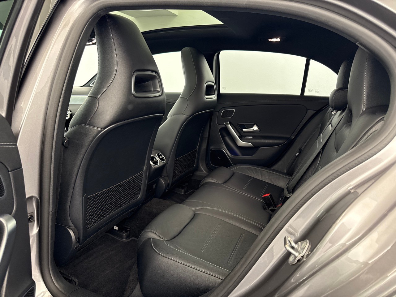 MERCEDES-BENZ A 45 S AMG 4Matic+-image-5