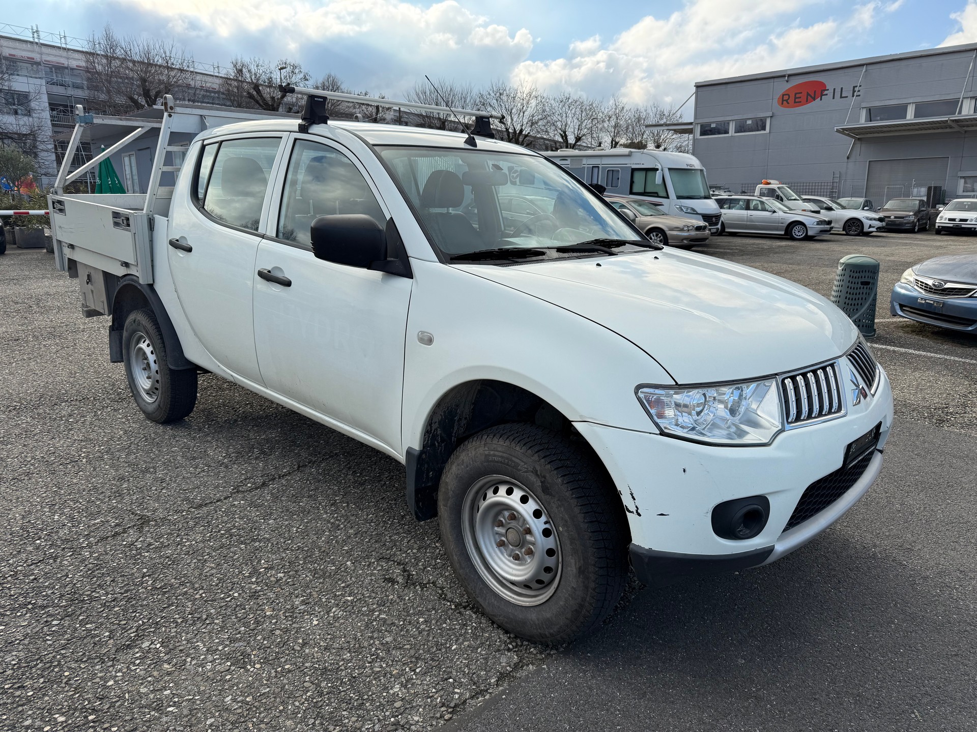 MITSUBISHI L 200 2.5 DID Invite Double Cab-image-1