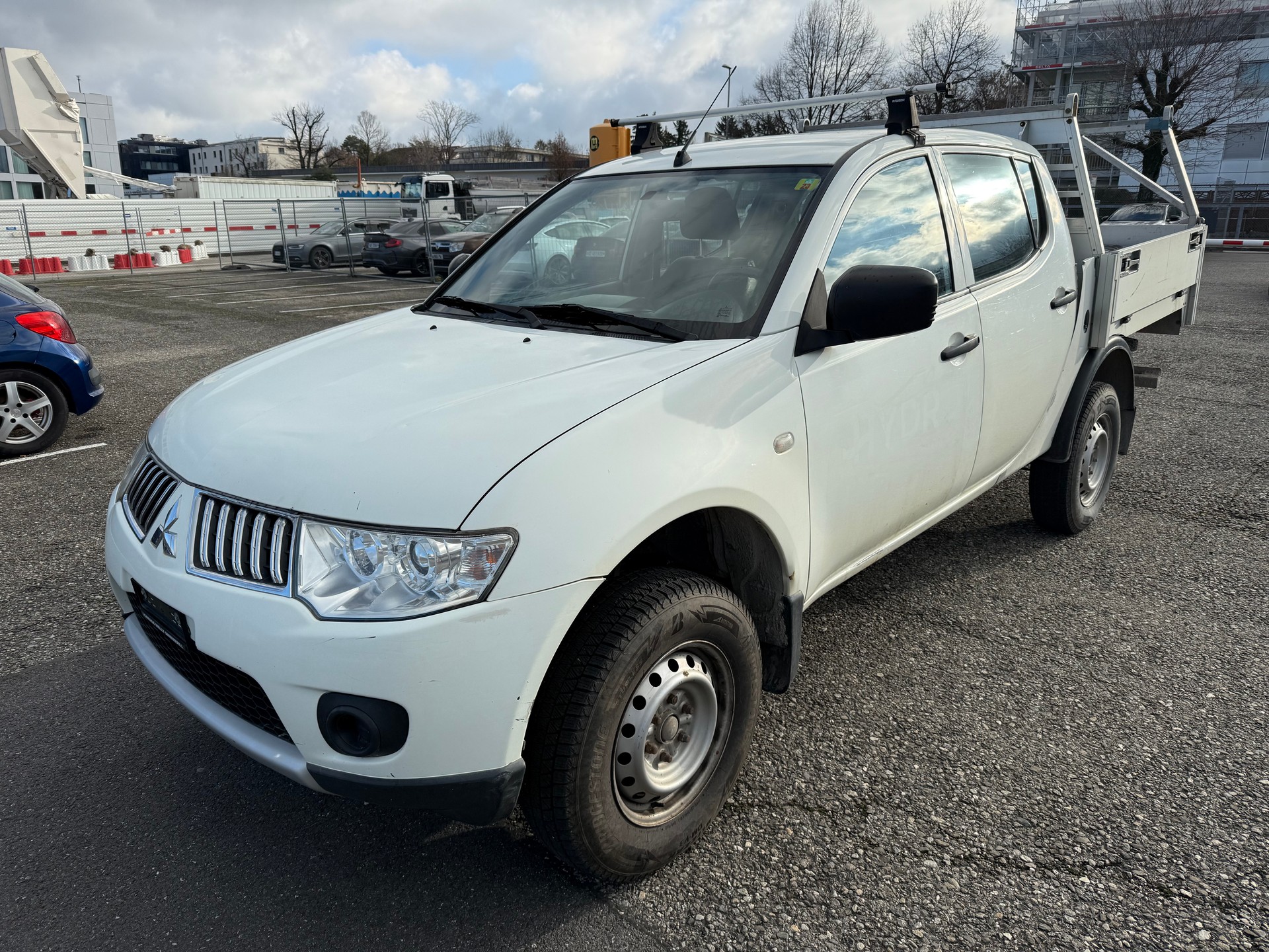 MITSUBISHI L 200 2.5 DID Invite Double Cab