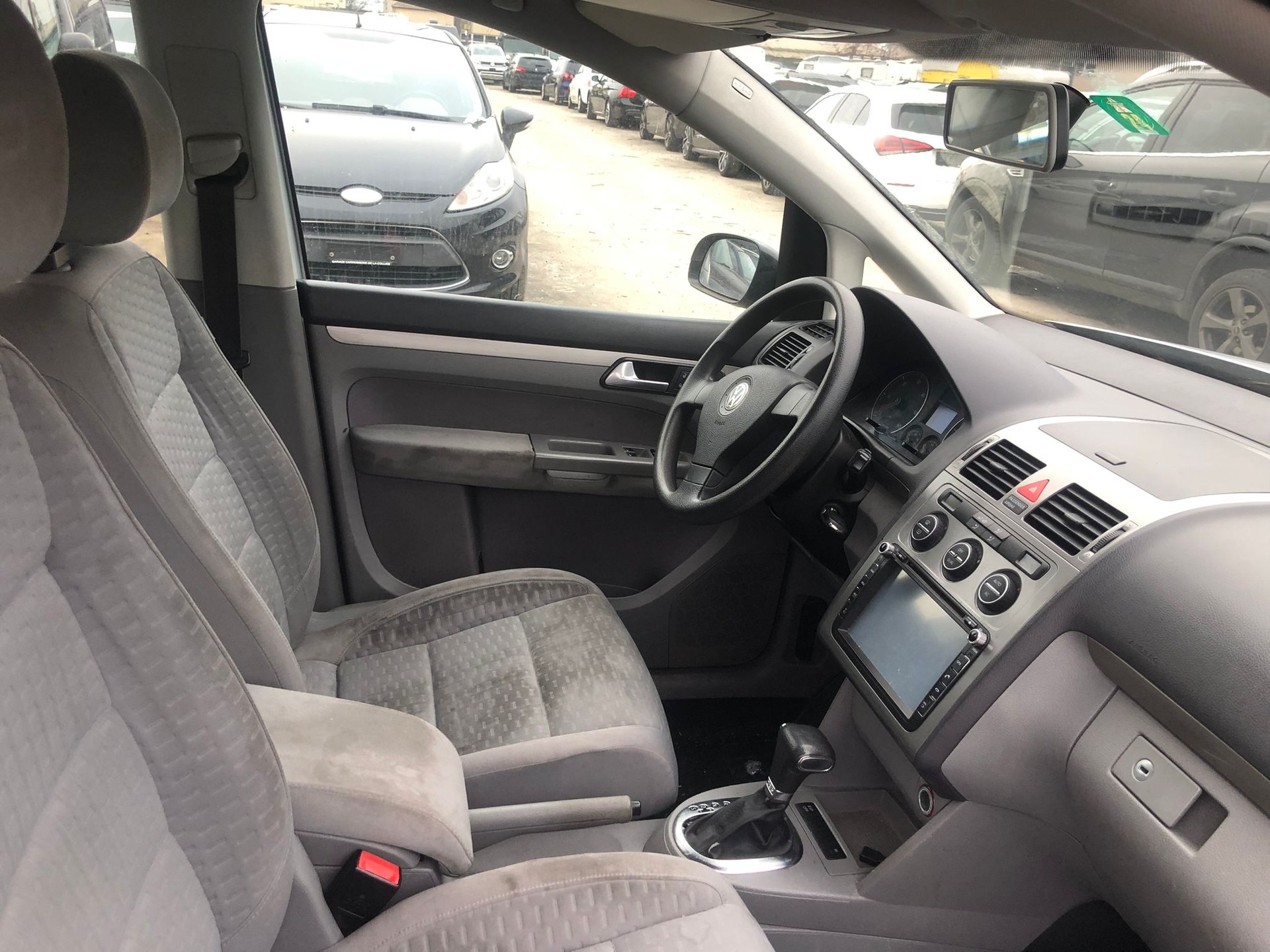 VW Touran 2.0 TDI Trendline-image-11