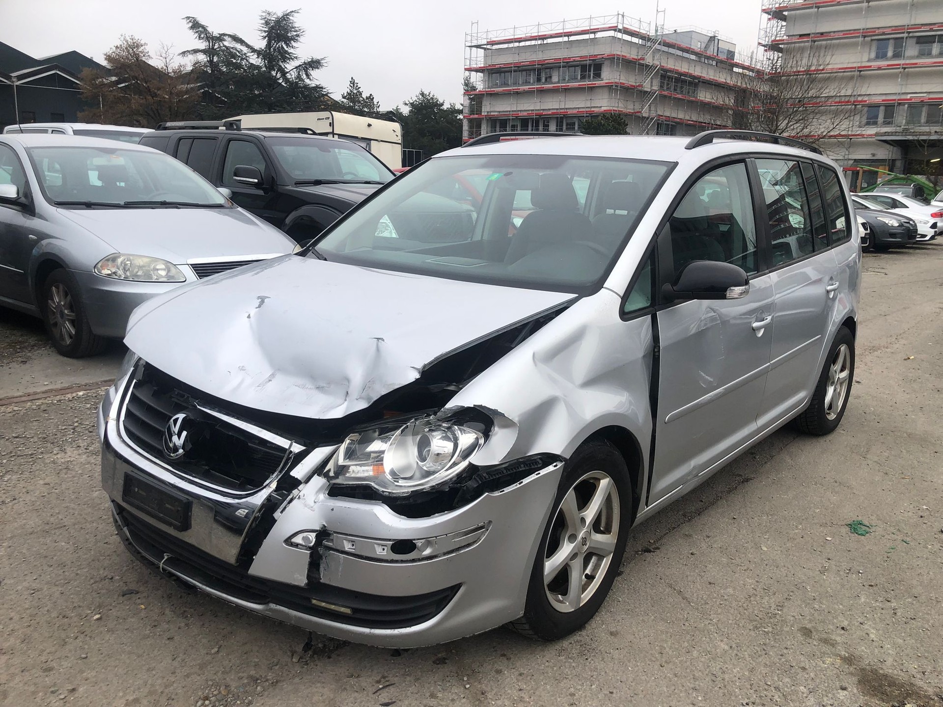 VW Touran 2.0 TDI Trendline-image-1