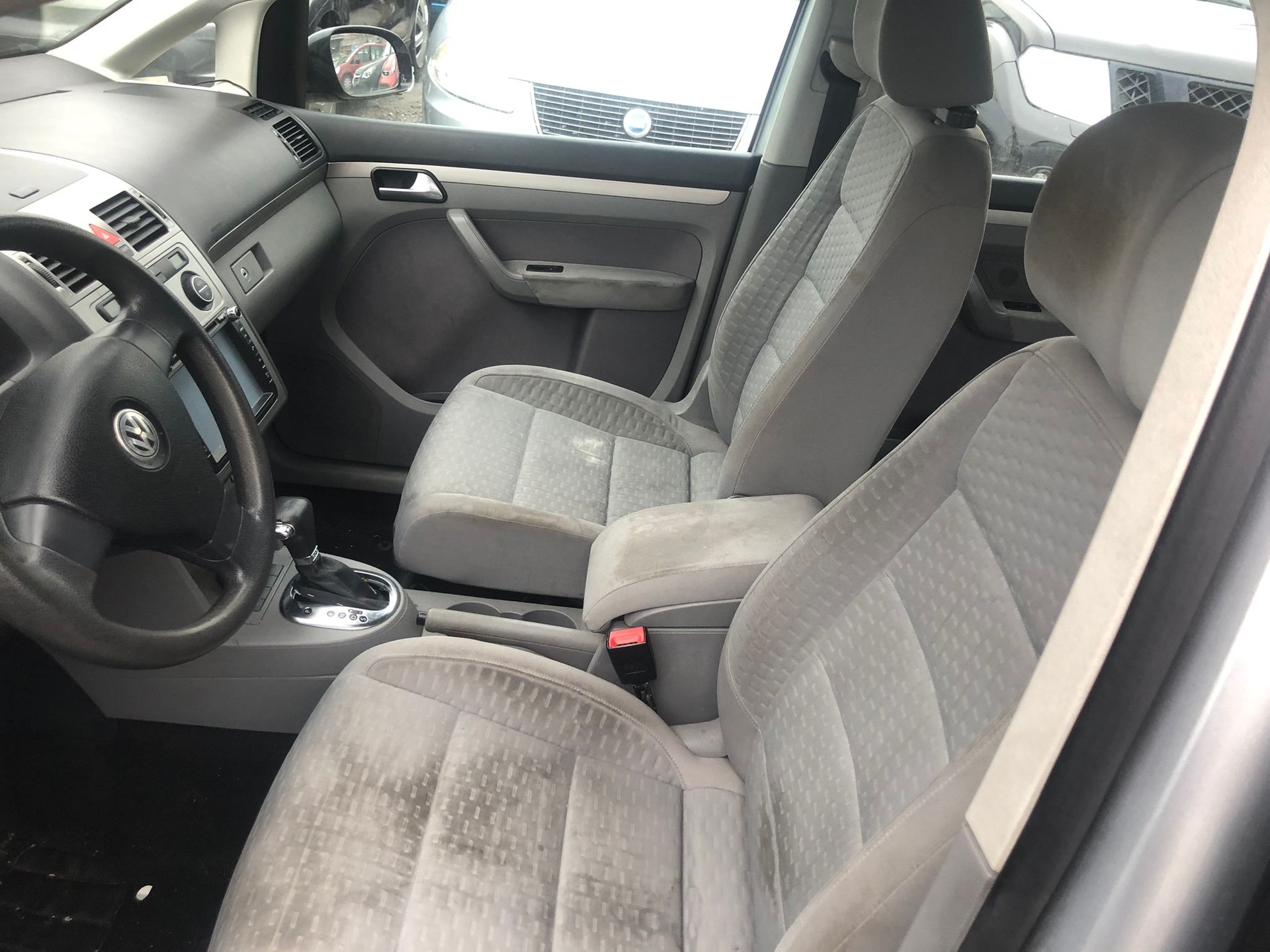 VW Touran 2.0 TDI Trendline-image-7