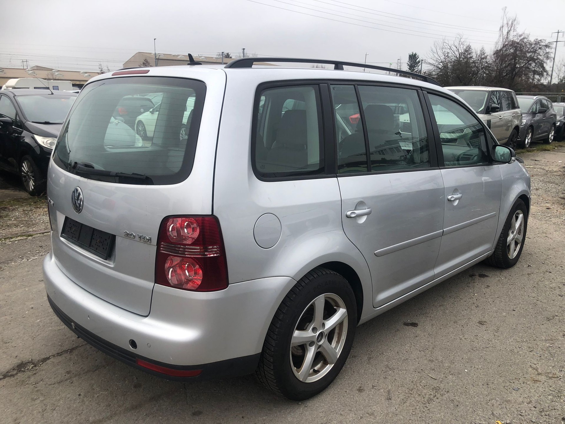 VW Touran 2.0 TDI Trendline-image-5
