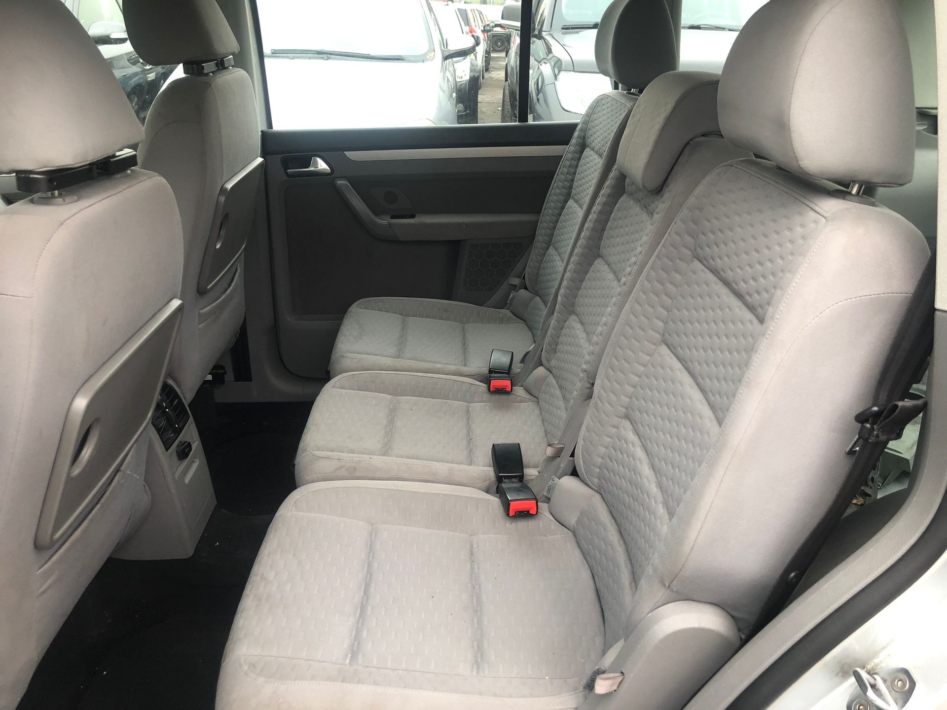 VW Touran 2.0 TDI Trendline-image-10