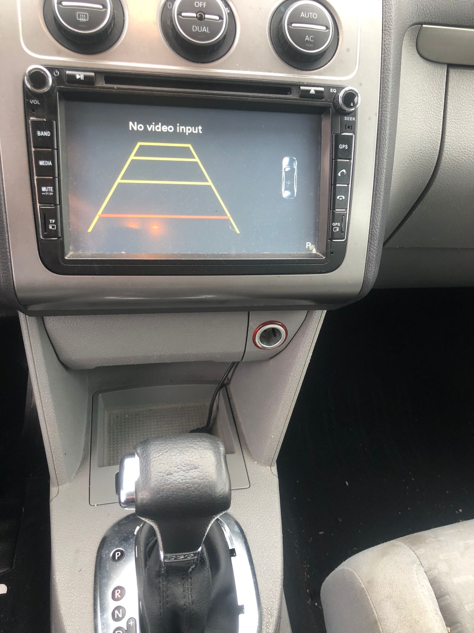 VW Touran 2.0 TDI Trendline-image-13