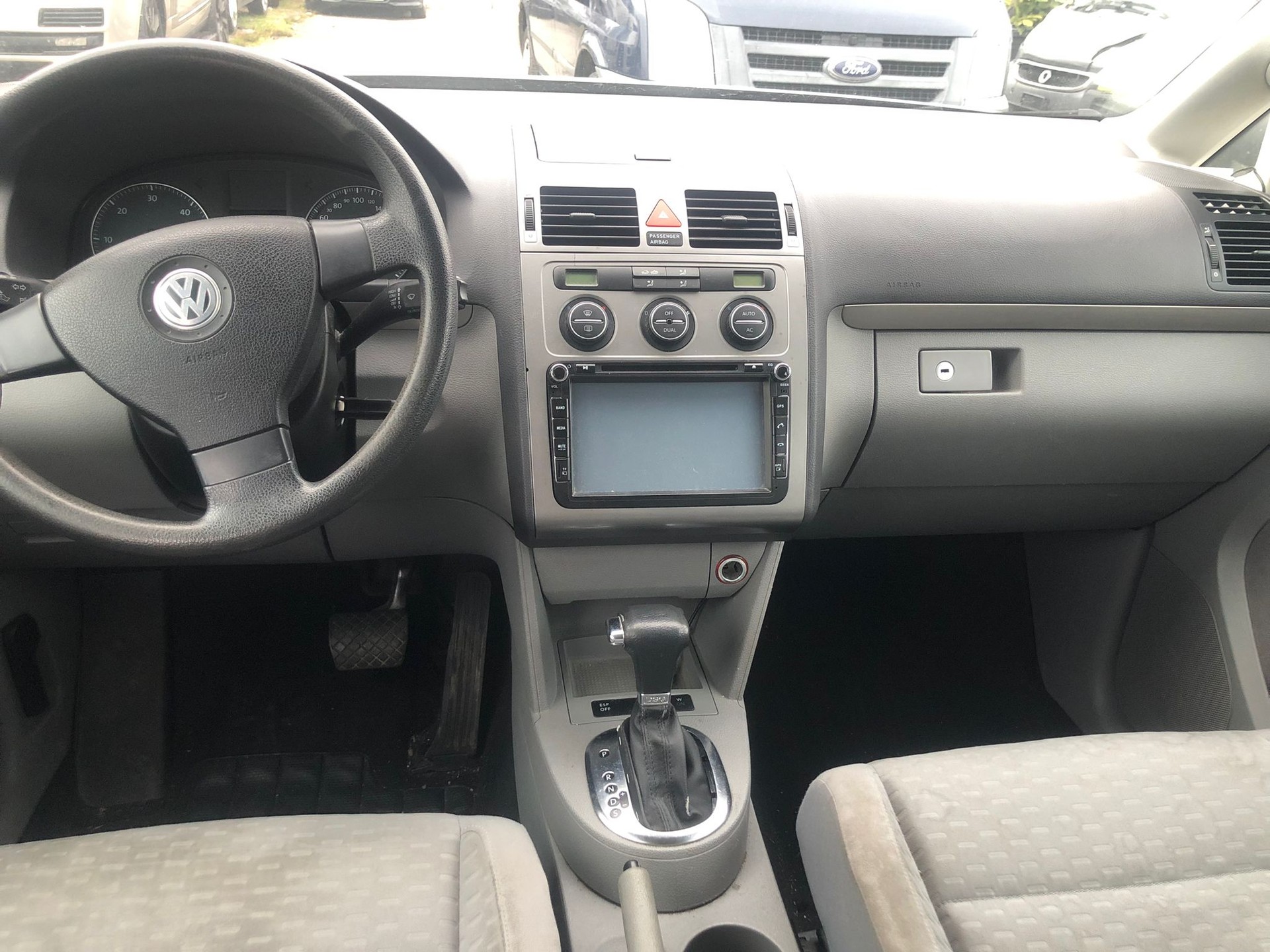 VW Touran 2.0 TDI Trendline-image-3