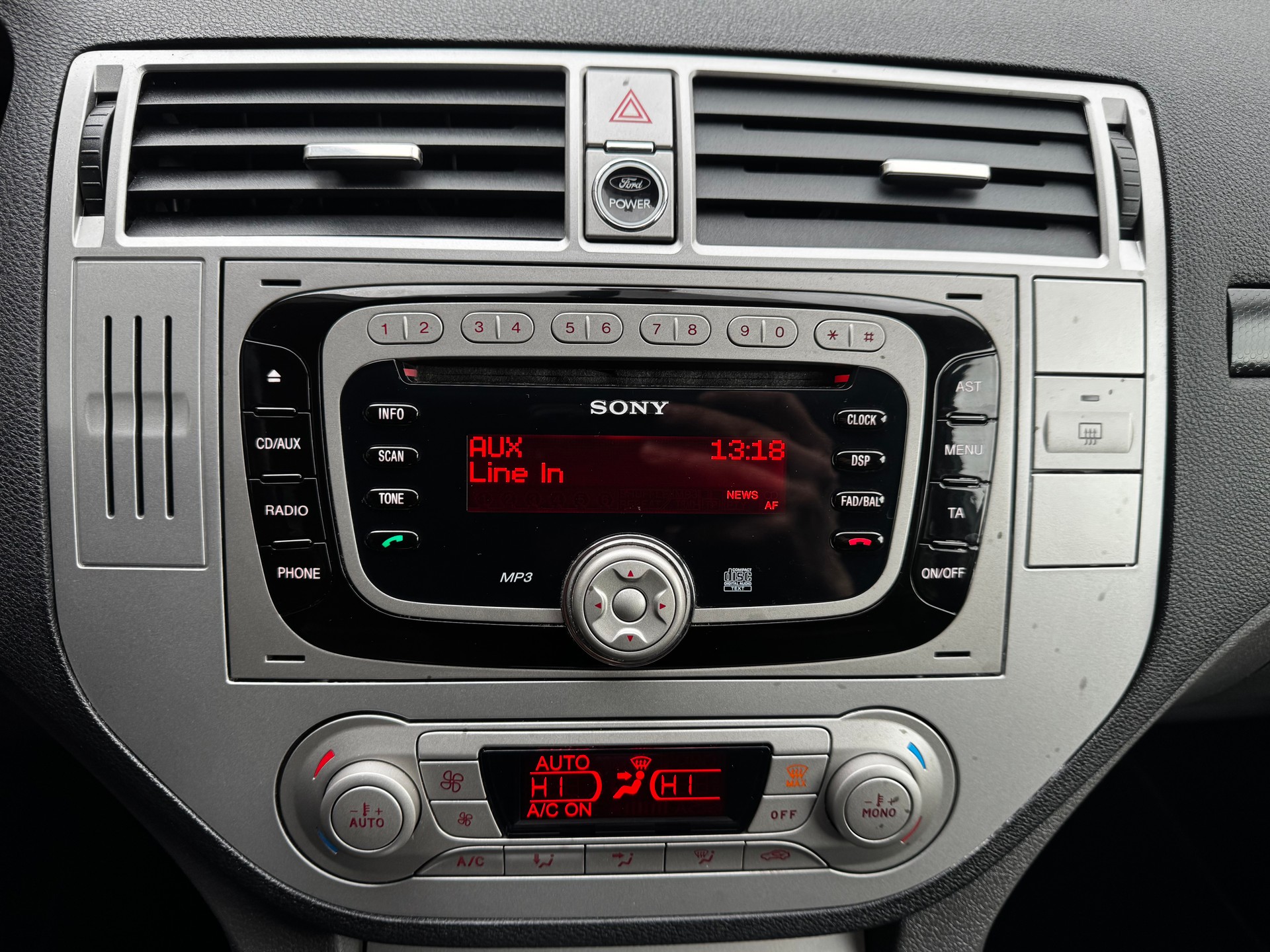 FORD Kuga 2.0 TDCi Carving 4WD PowerShift-image-9