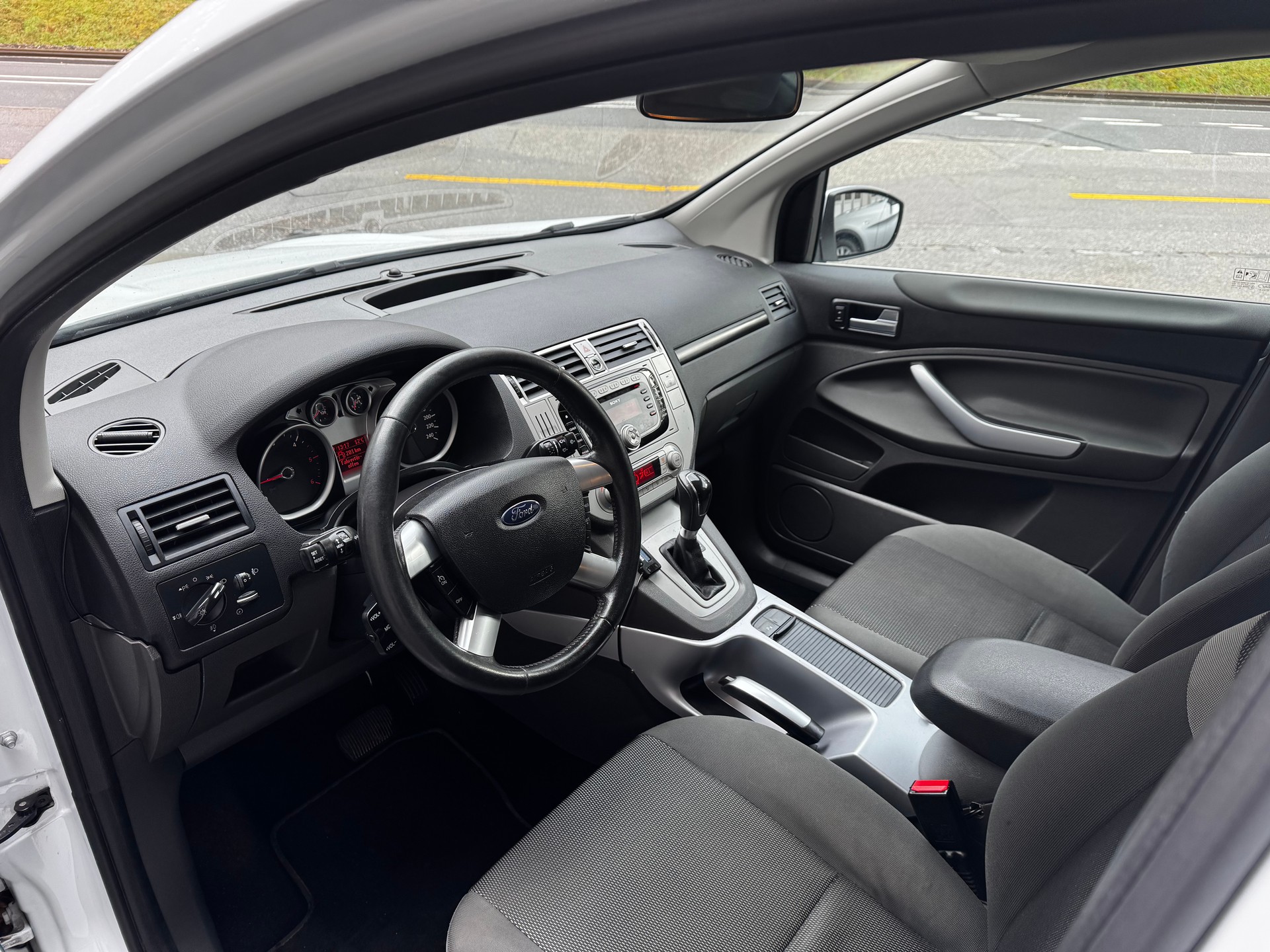FORD Kuga 2.0 TDCi Carving 4WD PowerShift-image-6