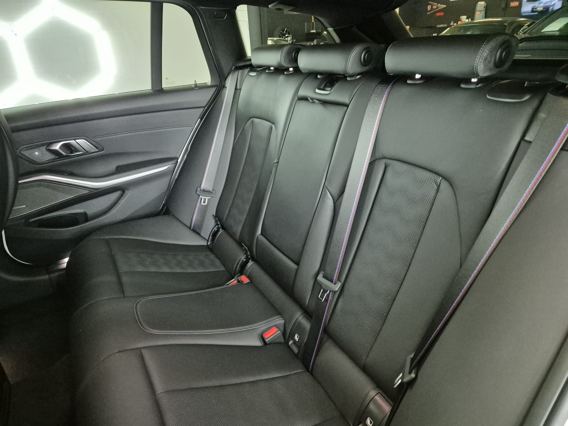 BMW M3 Touring xDrive Competition M-image-15
