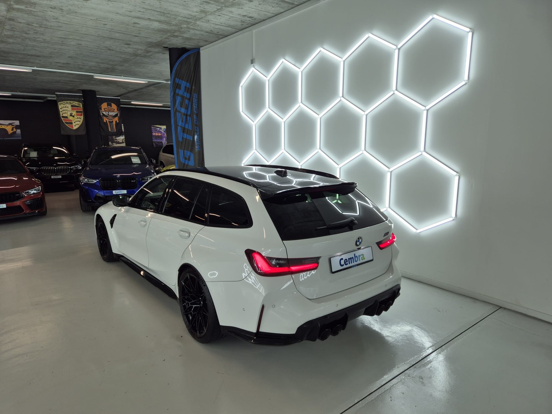 BMW M3 Touring xDrive Competition M-showroom-element-3
