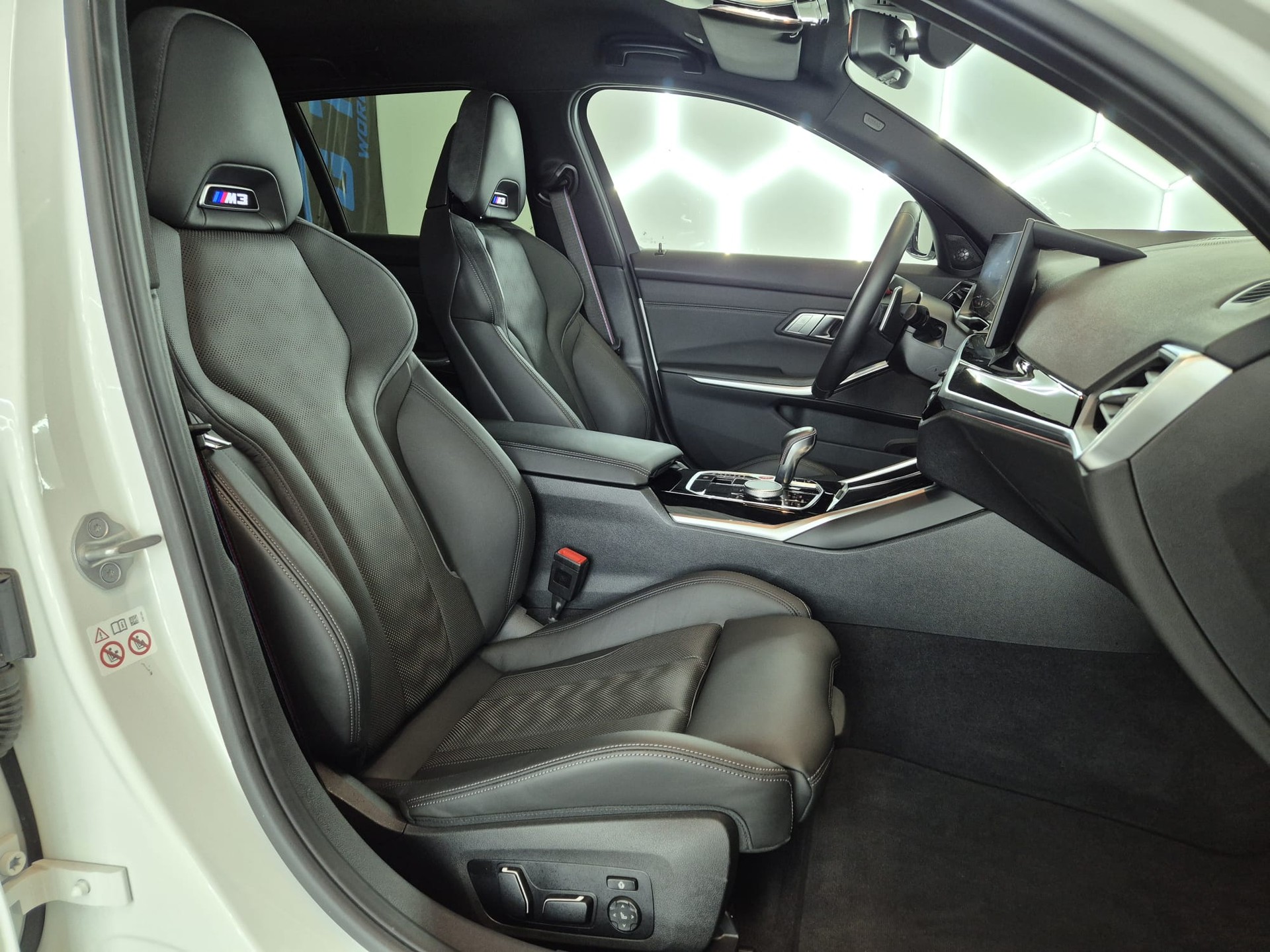 BMW M3 Touring xDrive Competition M-image-23