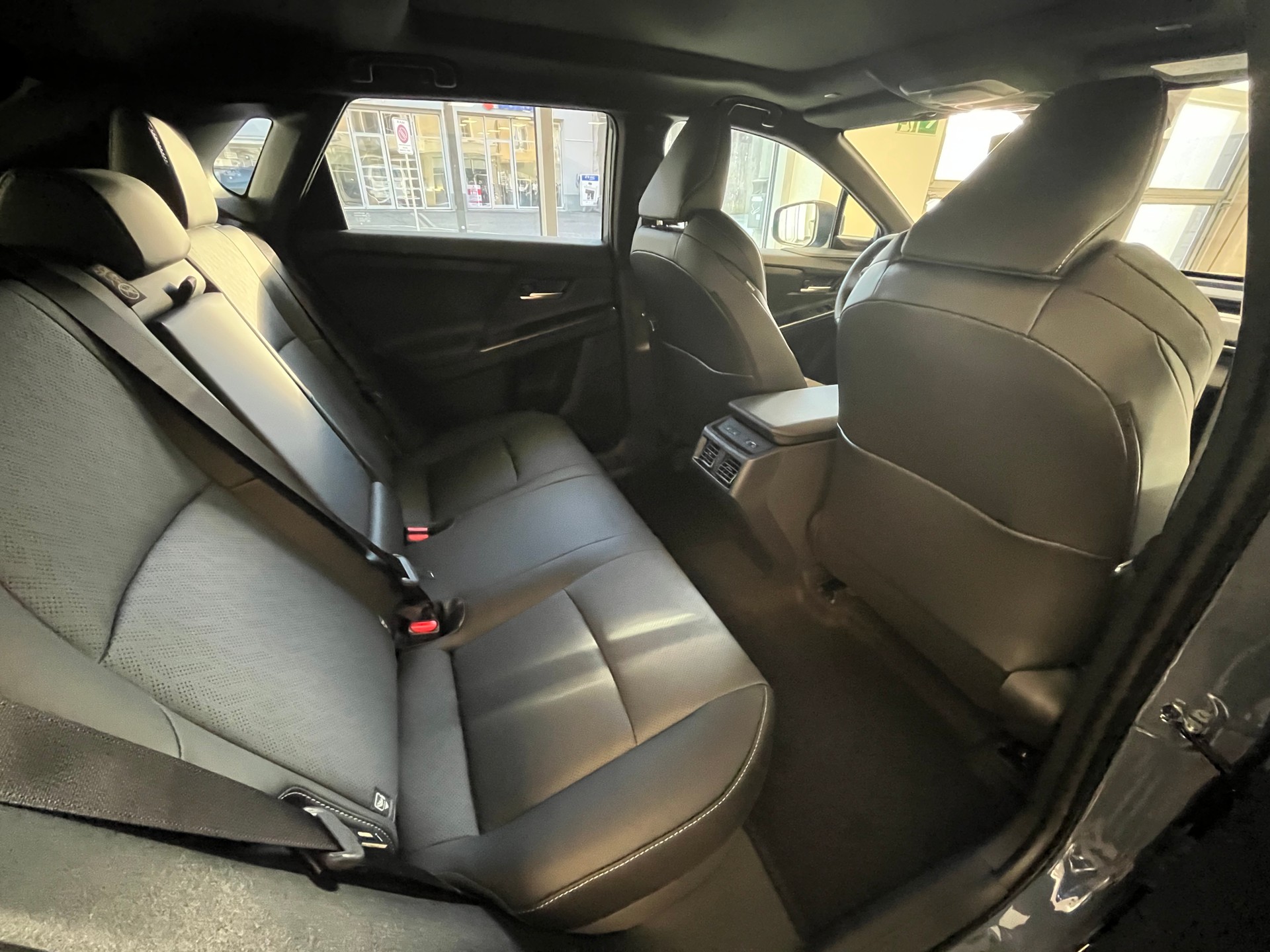 SUBARU Solterra eV Luxury AWD-image-7