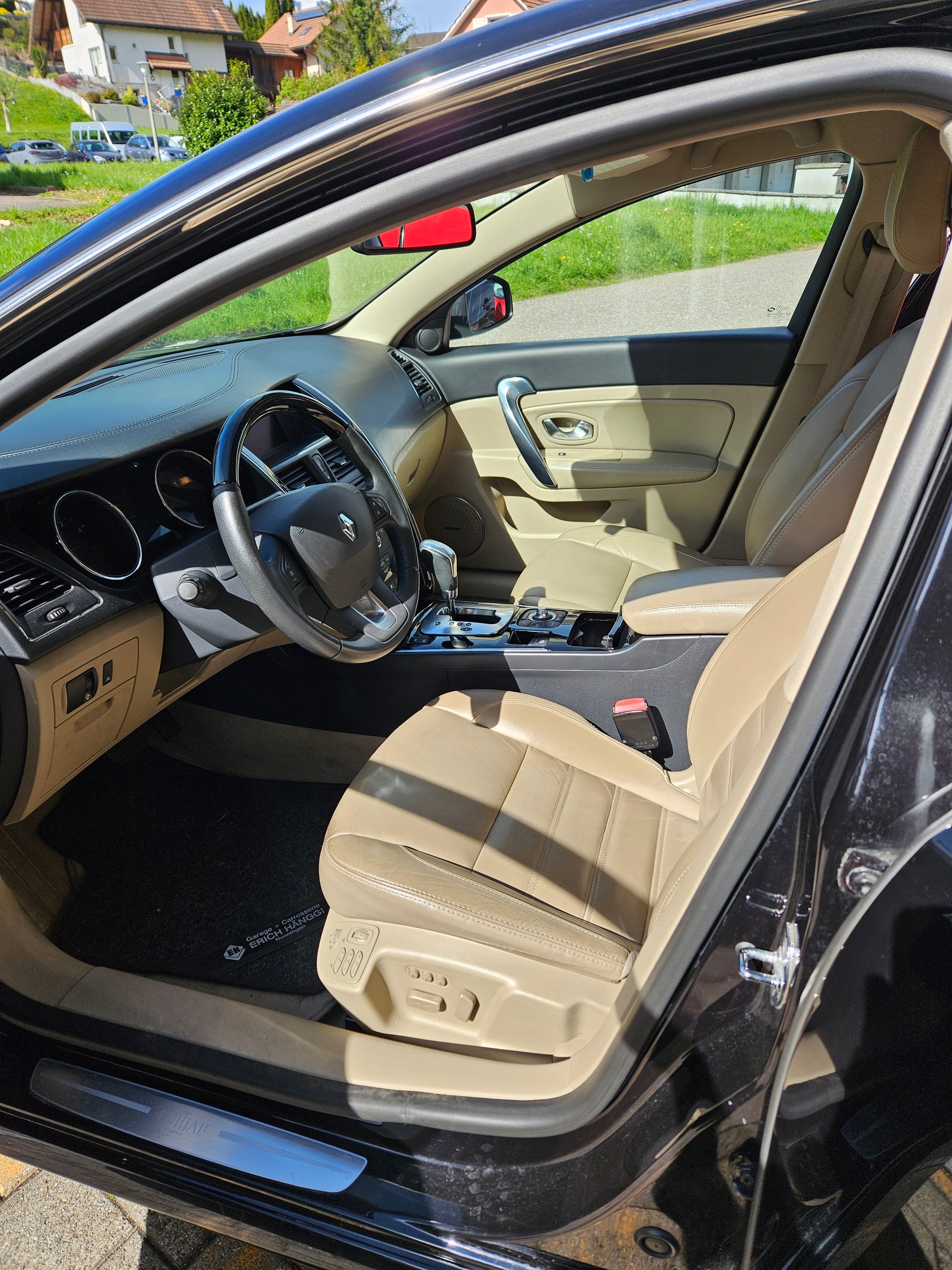 RENAULT Latitude 3.0 dCi Initiale active-shift-image-5