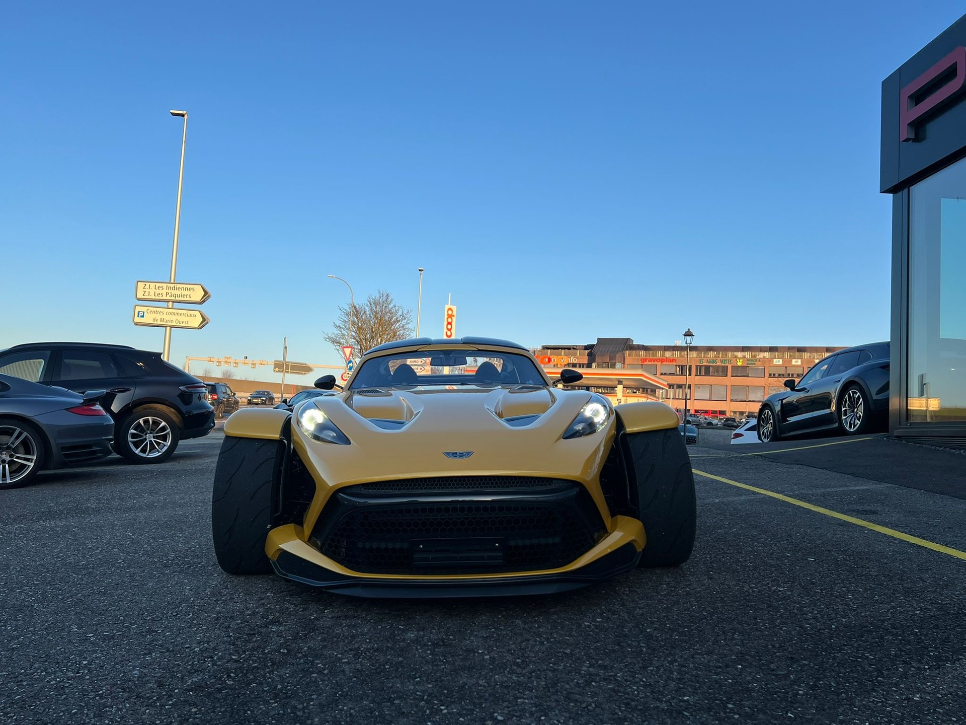 DONKERVOORT F22-showroom-element-3