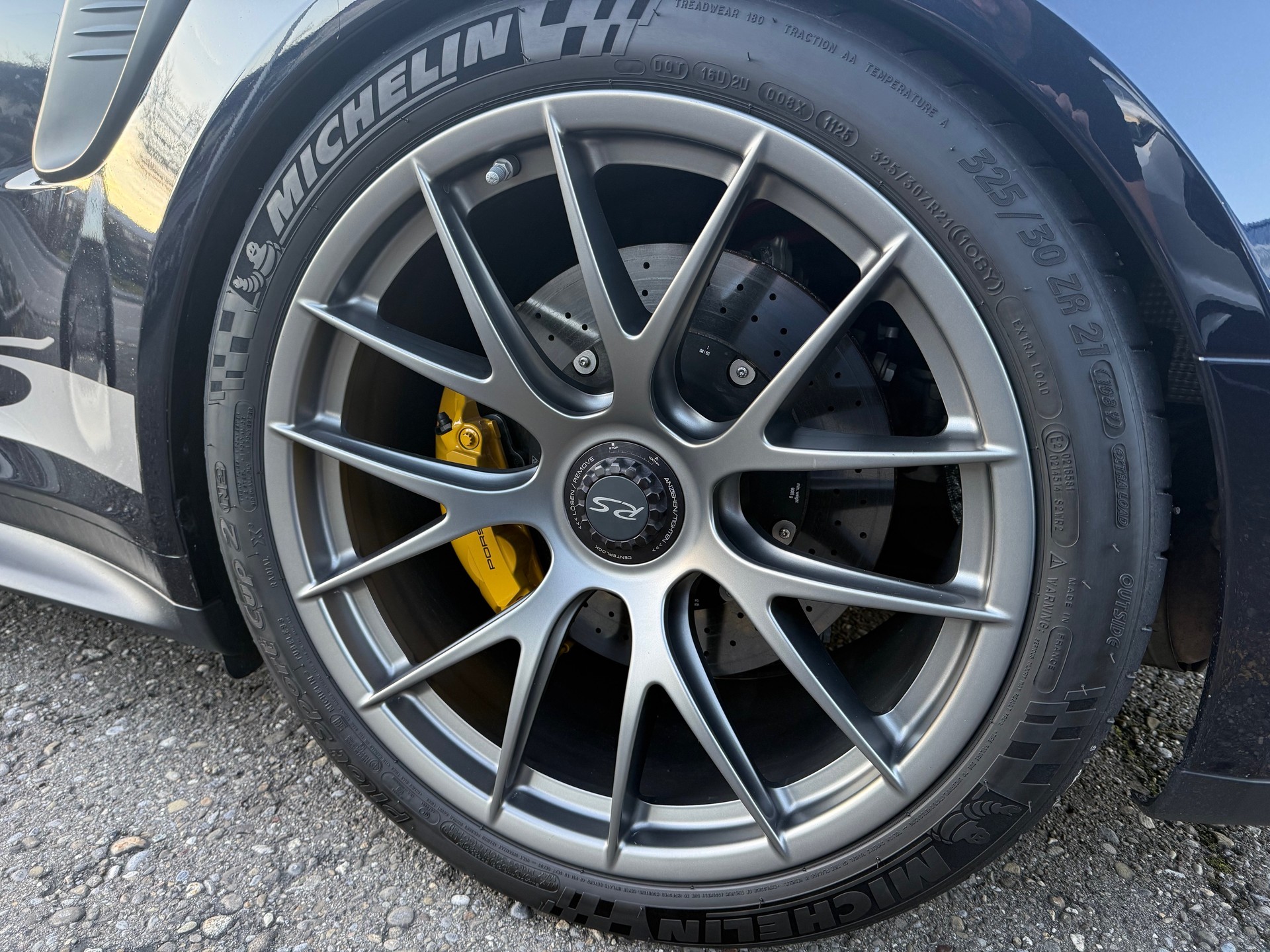 PORSCHE 911 GT3 RS *Weissach*-image-9