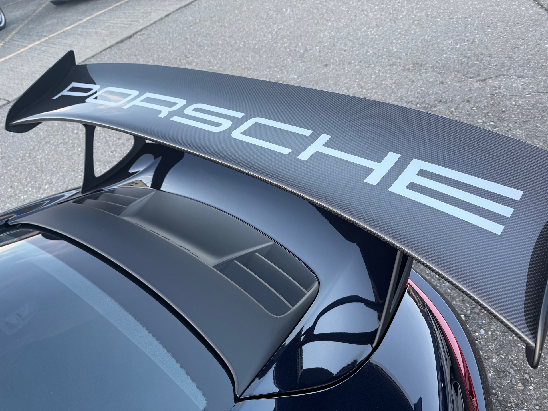 PORSCHE 911 GT3 RS *Weissach*-image-12