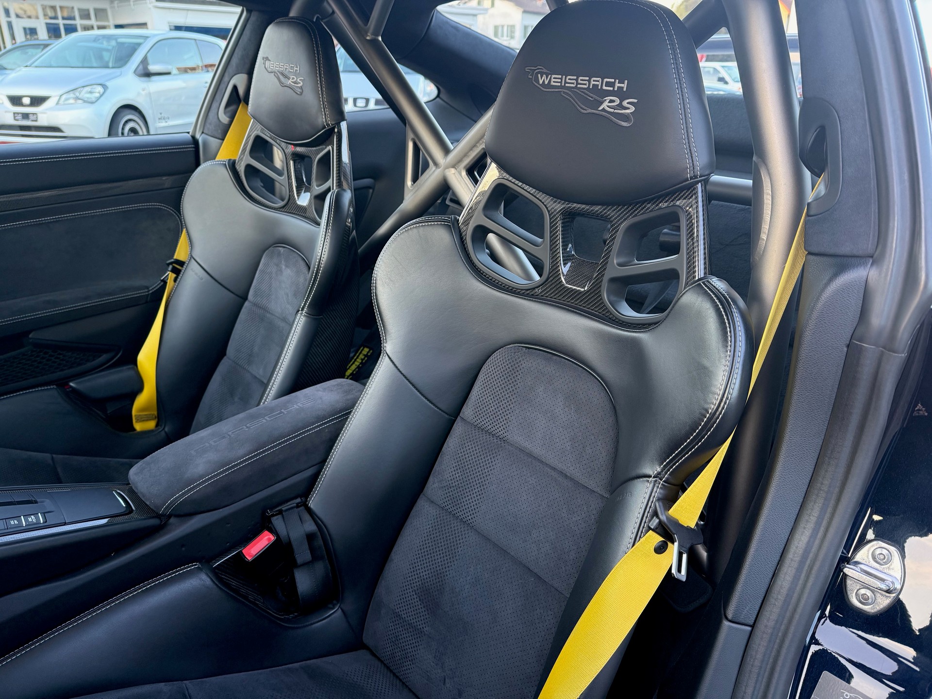 PORSCHE 911 GT3 RS *Weissach*-image-7