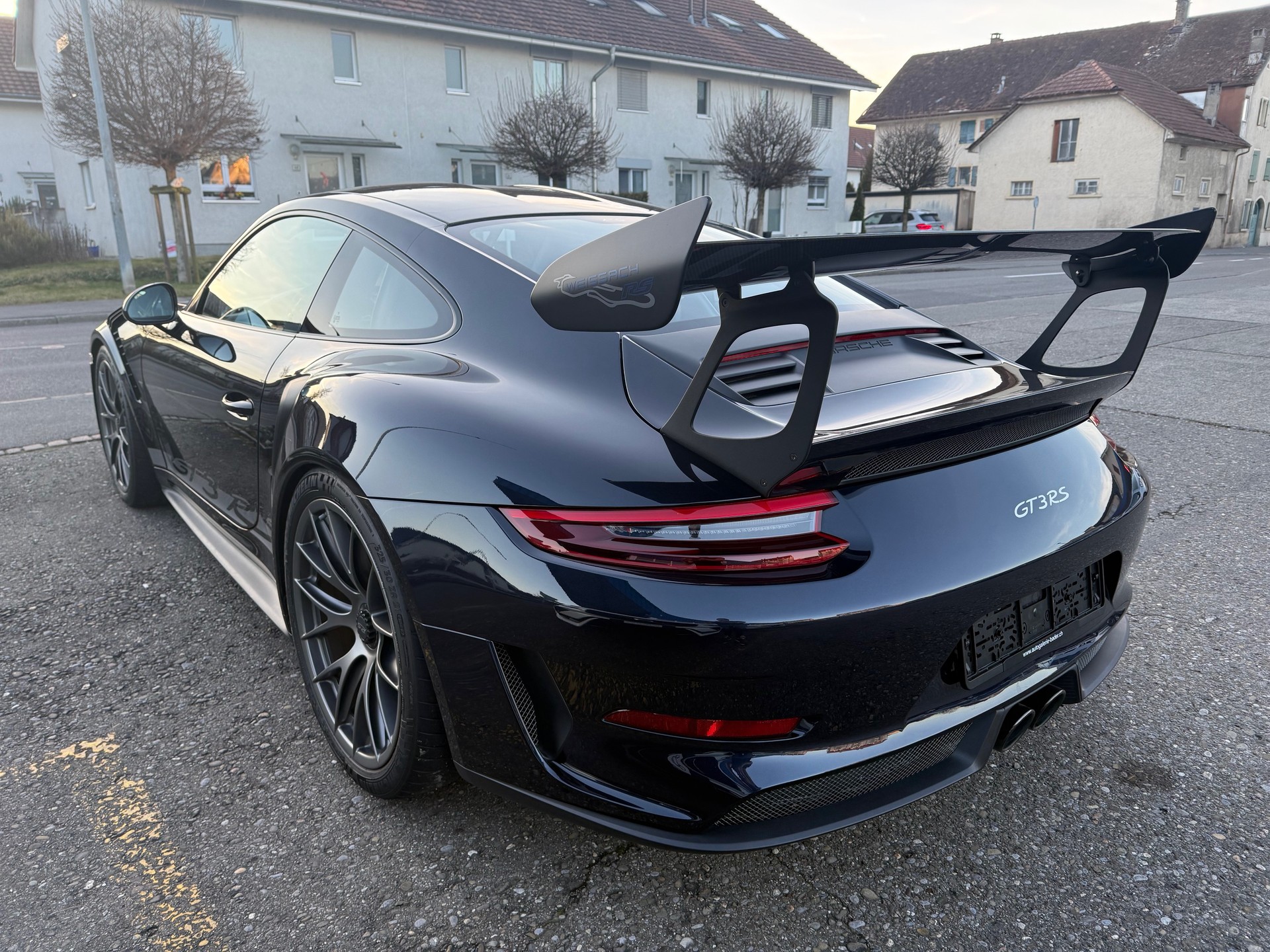 PORSCHE 911 GT3 RS *Weissach*-image-3