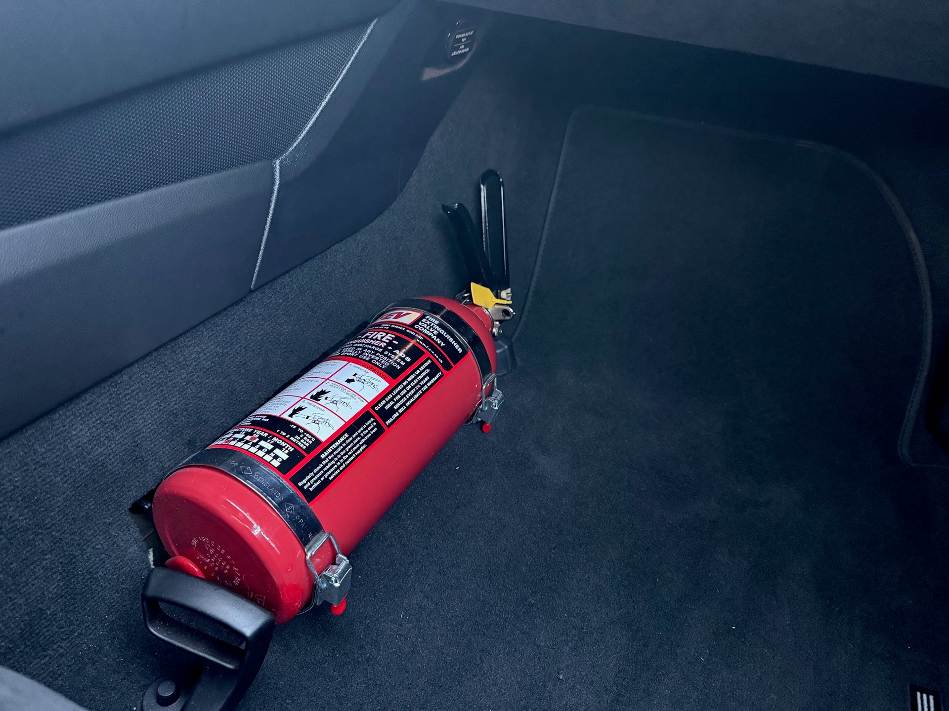 PORSCHE 911 GT3 RS *Weissach*-image-16