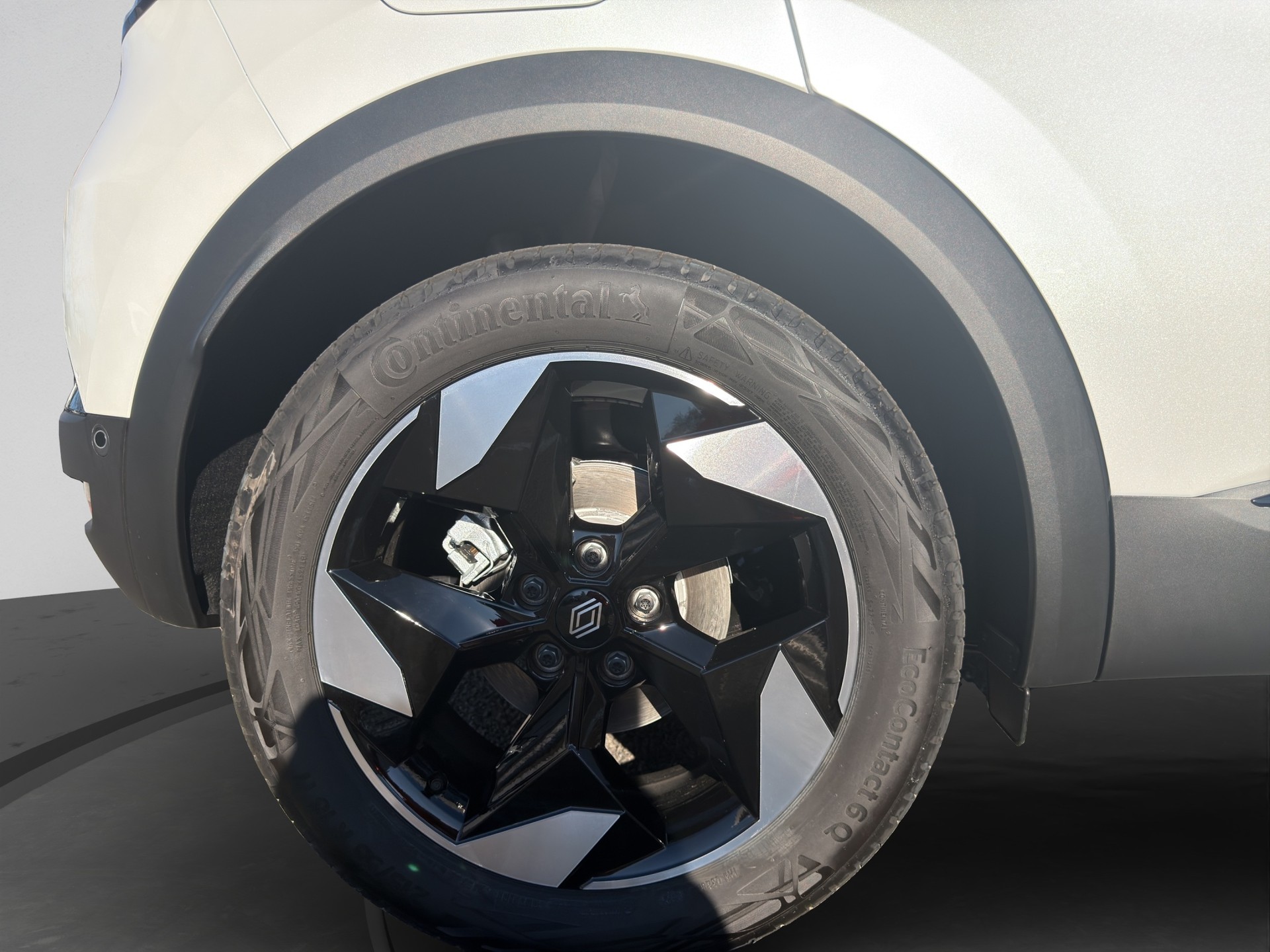 RENAULT Captur 1.8 E-Tech 160 Techno DHT-image-11