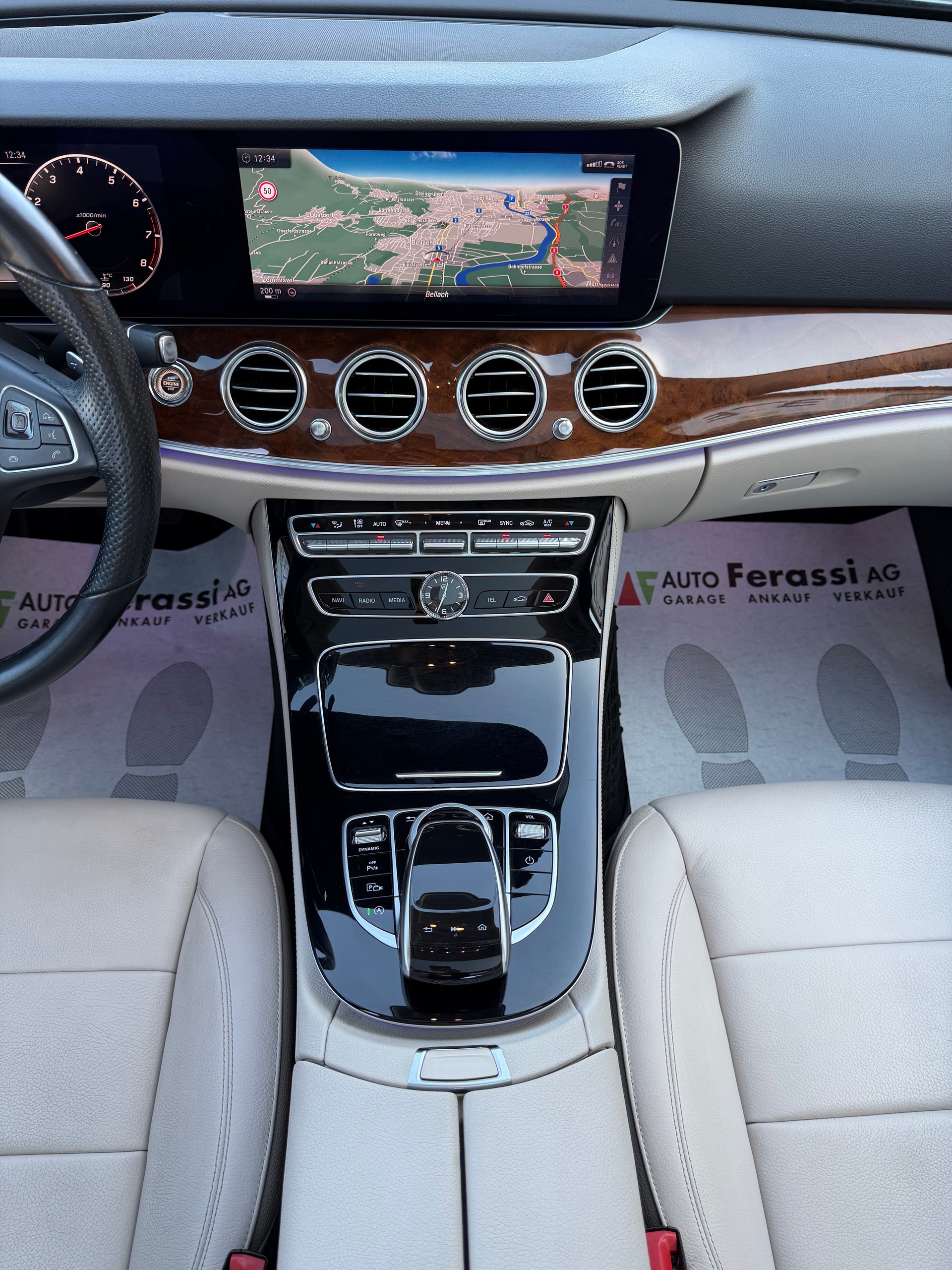 MERCEDES-BENZ E 400 AMG Line 4Matic 9G-Tronic-image-12