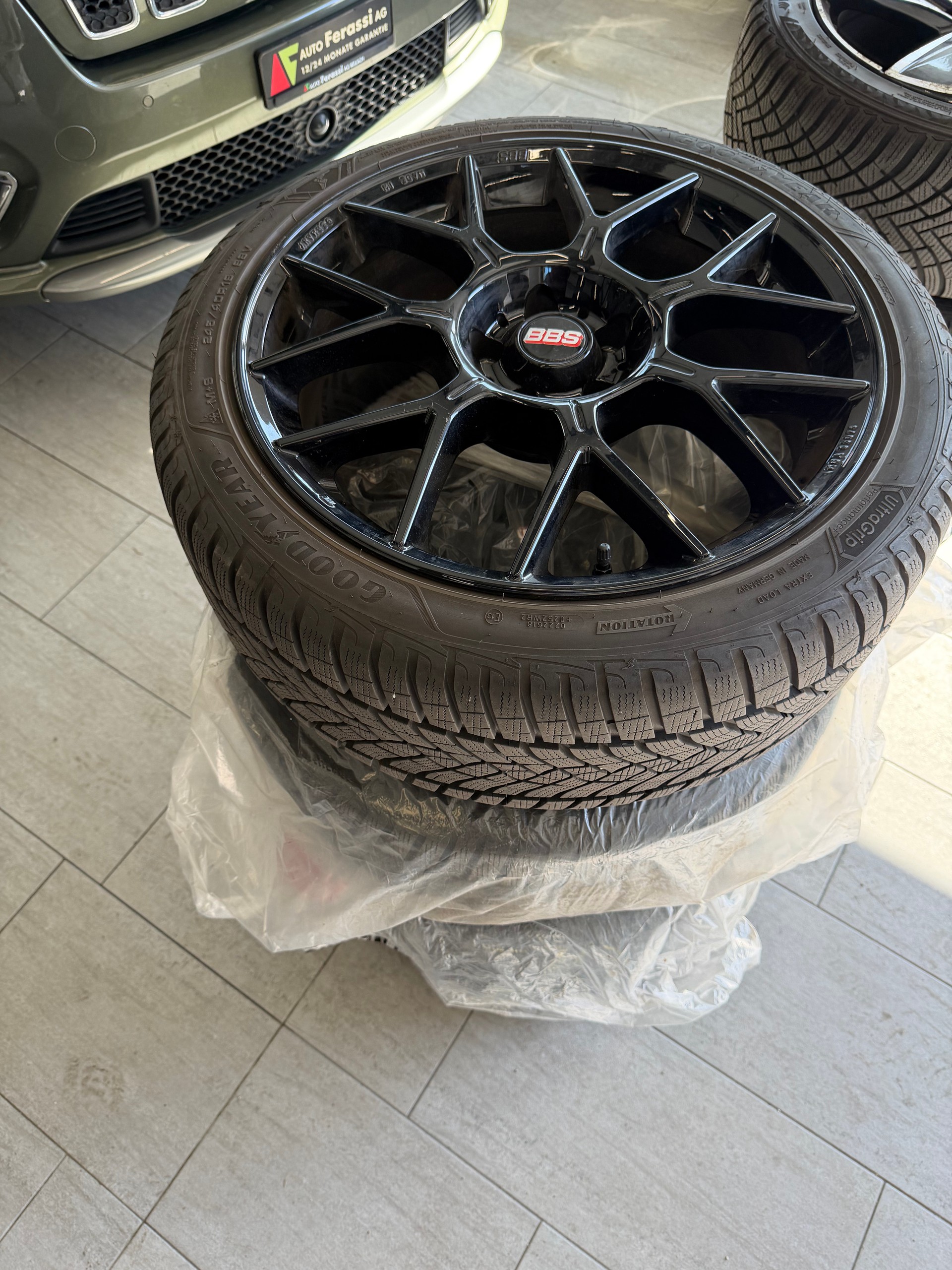MERCEDES-BENZ E 400 AMG Line 4Matic 9G-Tronic-image-23