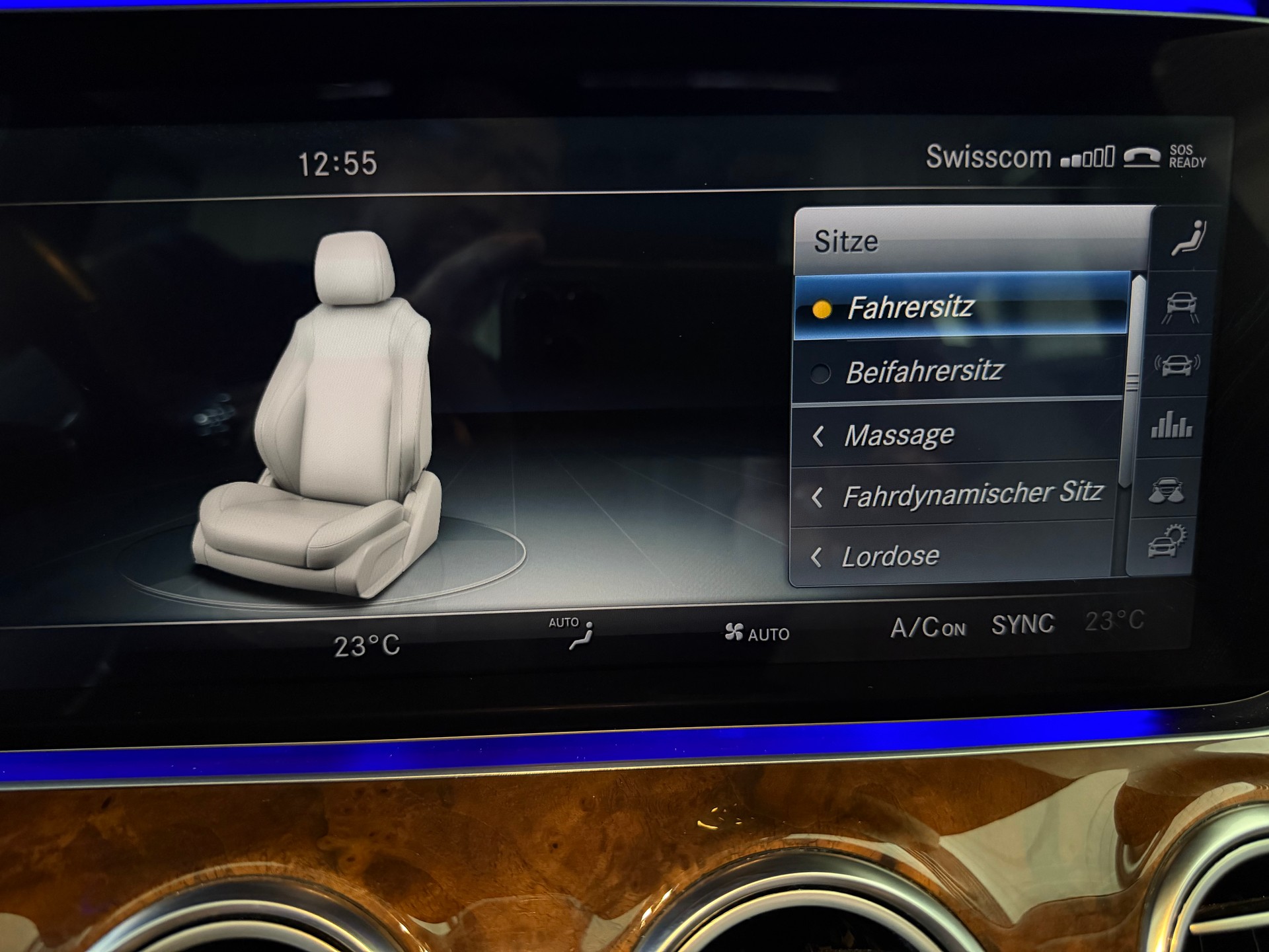 MERCEDES-BENZ E 400 AMG Line 4Matic 9G-Tronic-image-24