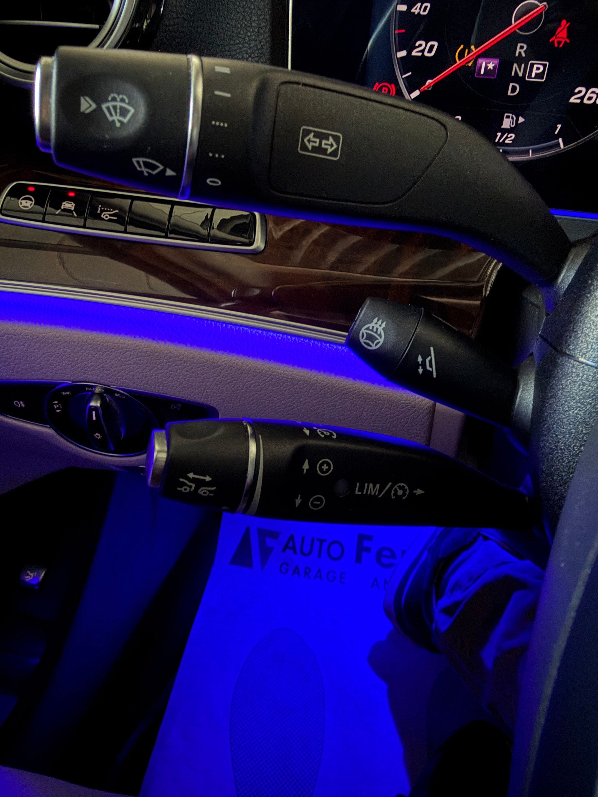 MERCEDES-BENZ E 400 AMG Line 4Matic 9G-Tronic-image-26