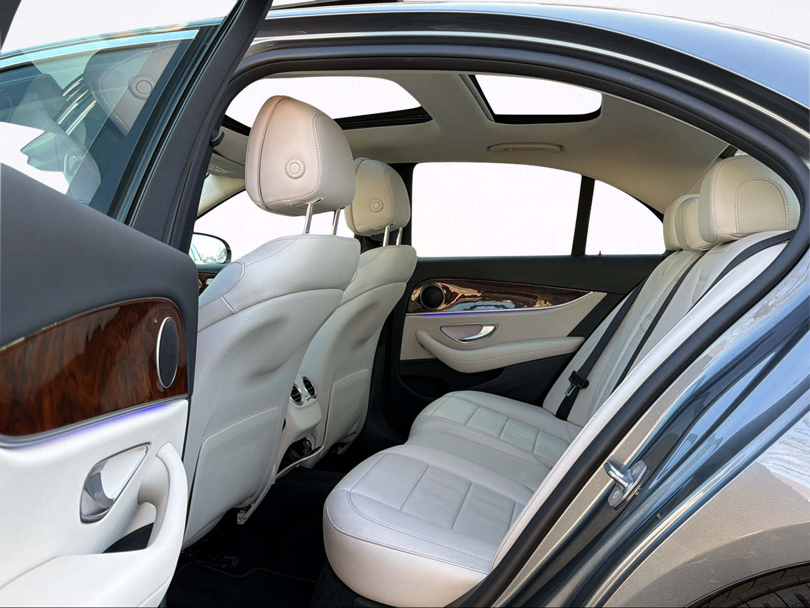 MERCEDES-BENZ E 400 AMG Line 4Matic 9G-Tronic-image-11