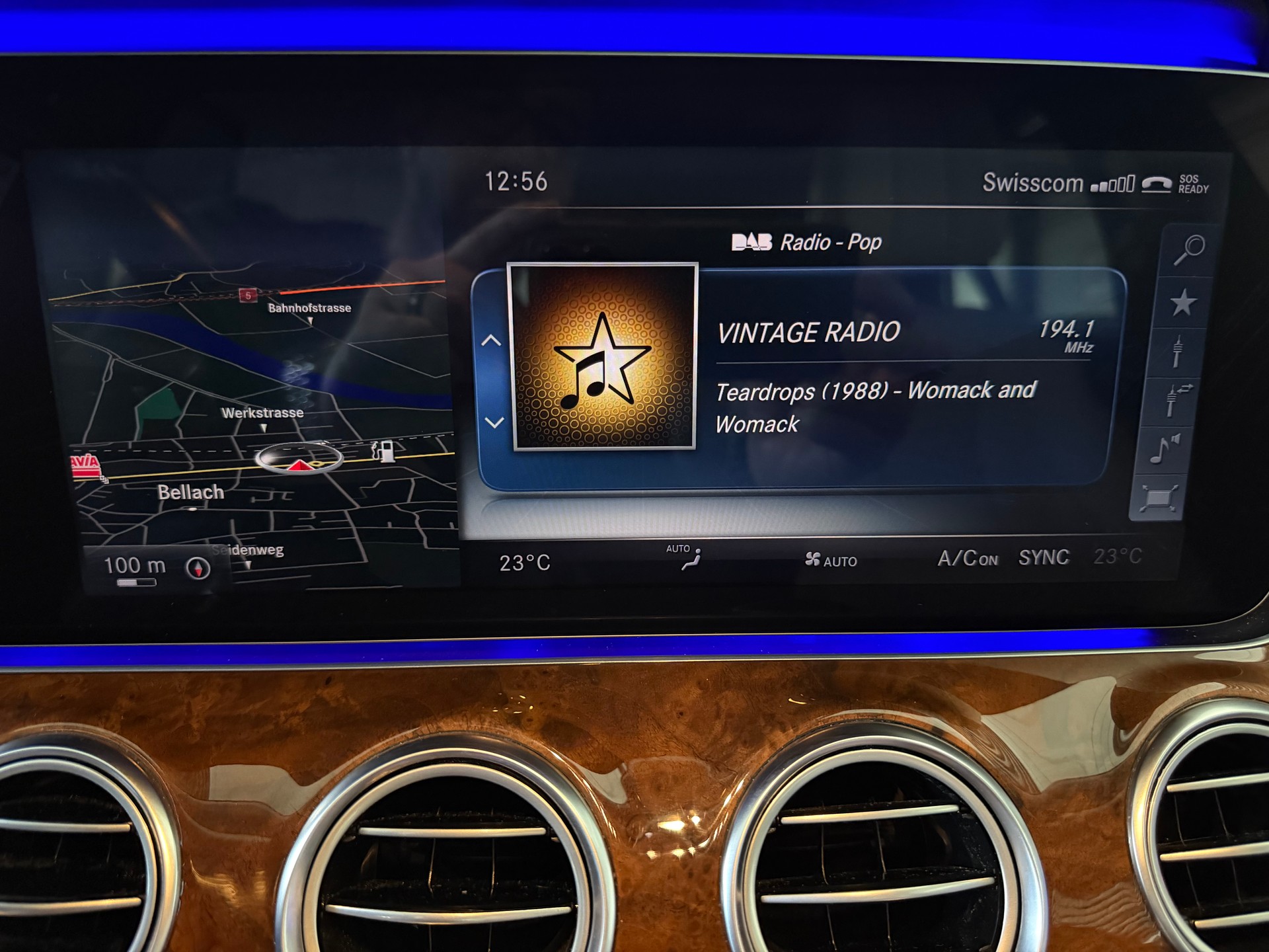 MERCEDES-BENZ E 400 AMG Line 4Matic 9G-Tronic-image-25