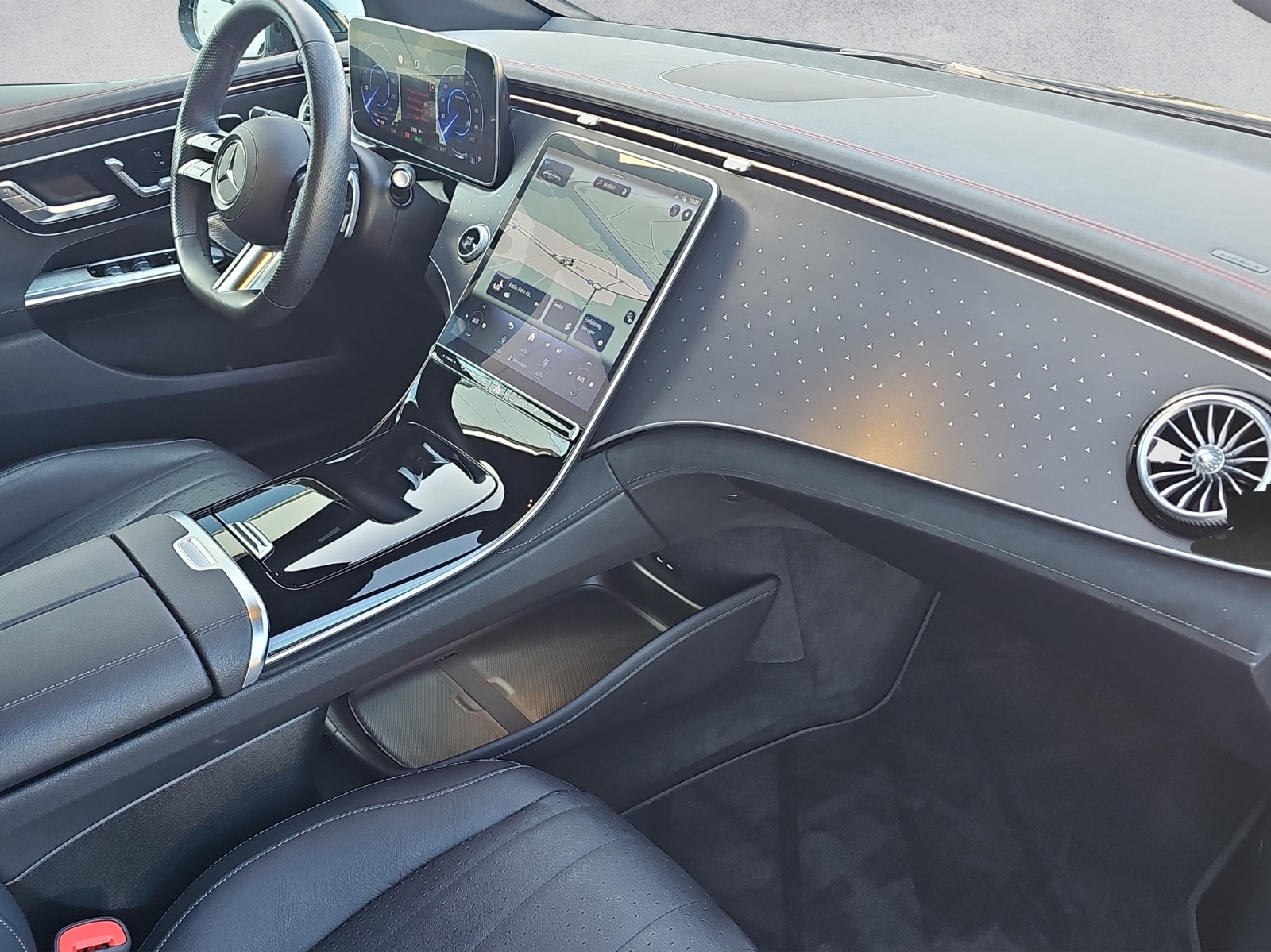 MERCEDES-BENZ EQE 350 4 Matic Executive Edition-image-9
