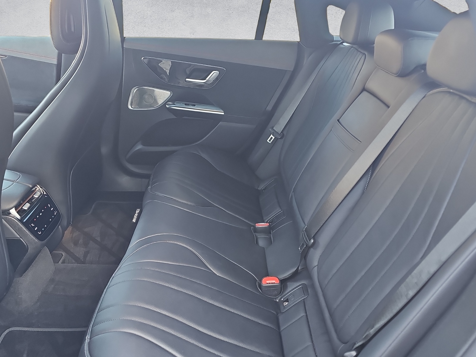 MERCEDES-BENZ EQE 350 4 Matic Executive Edition-image-14