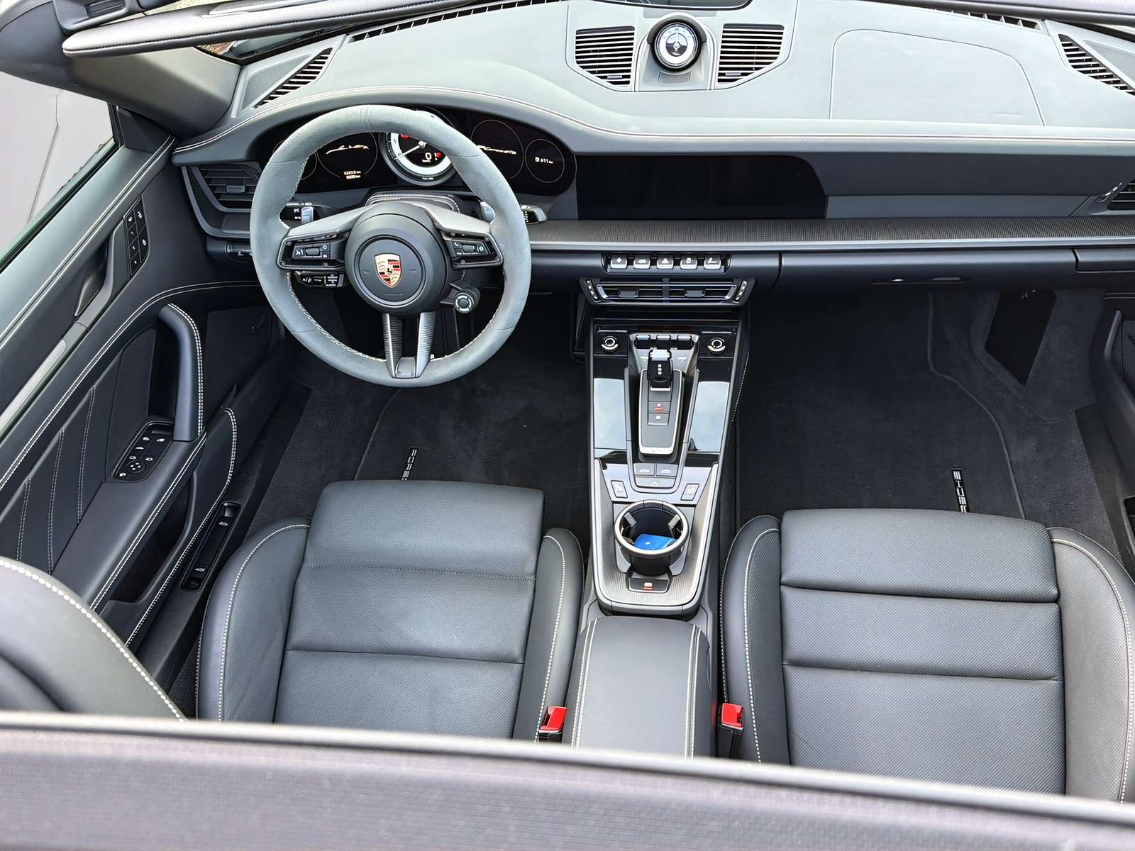 PORSCHE 911 Carrera GTS Cabriolet PDK-image-9