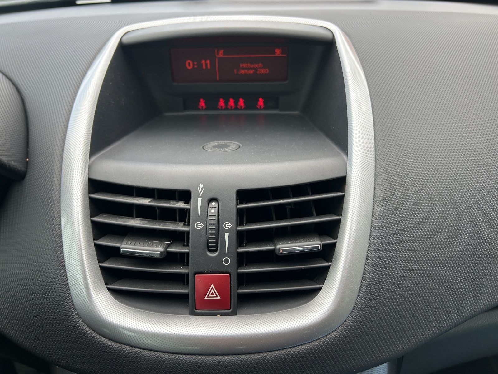 PEUGEOT 207 1.6 16V Turbo GT 150-image-13