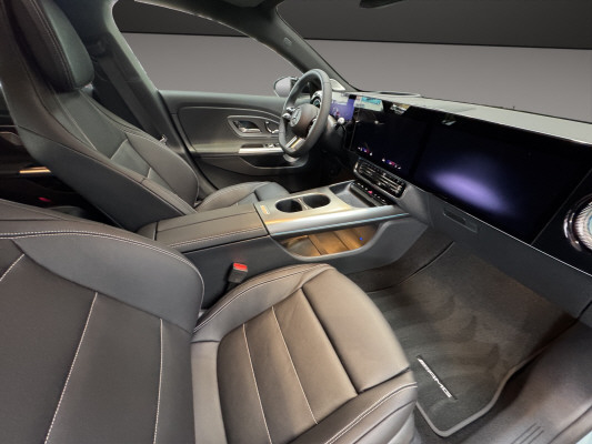 MERCEDES-BENZ CLA 220 8G-DCT 4Matic-image-11
