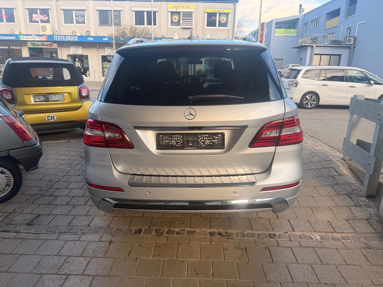 MERCEDES-BENZ ML 350 BlueTEC Executive 4Matic 7G-Tronic-showroom-element-3