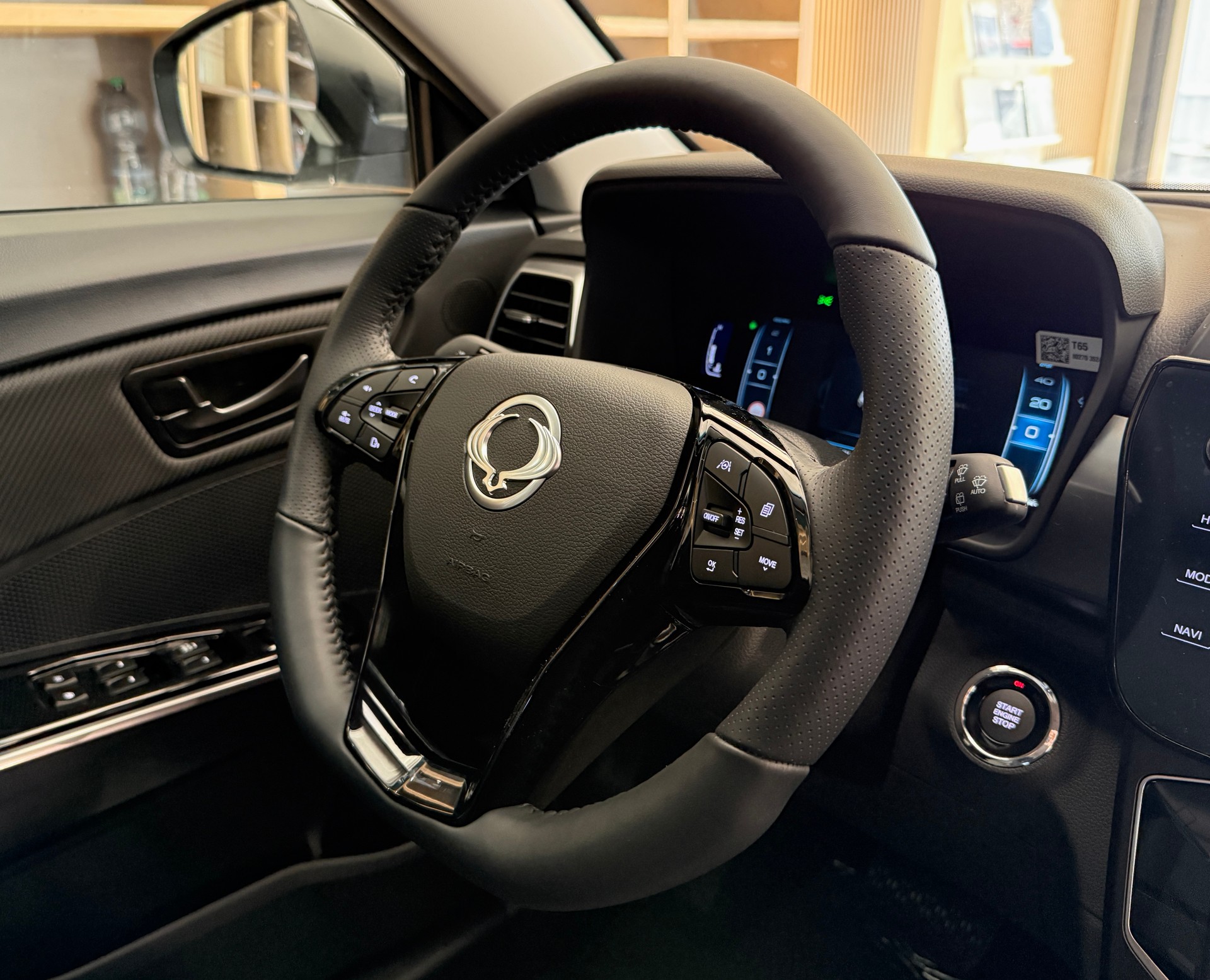 KGM-SsangYong Tivoli 1.5 T GDI Platinum 4WD Automat-image-12