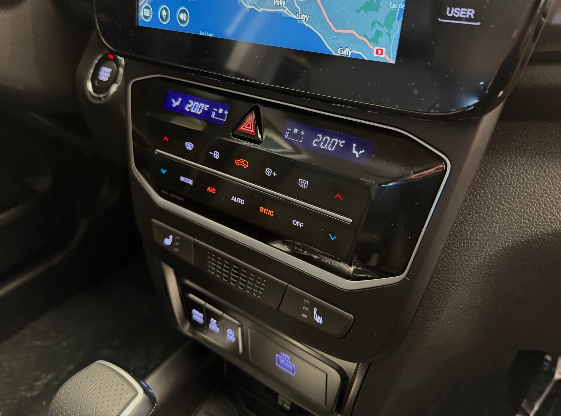 KGM-SsangYong Tivoli 1.5 T GDI Platinum 4WD Automat-image-13