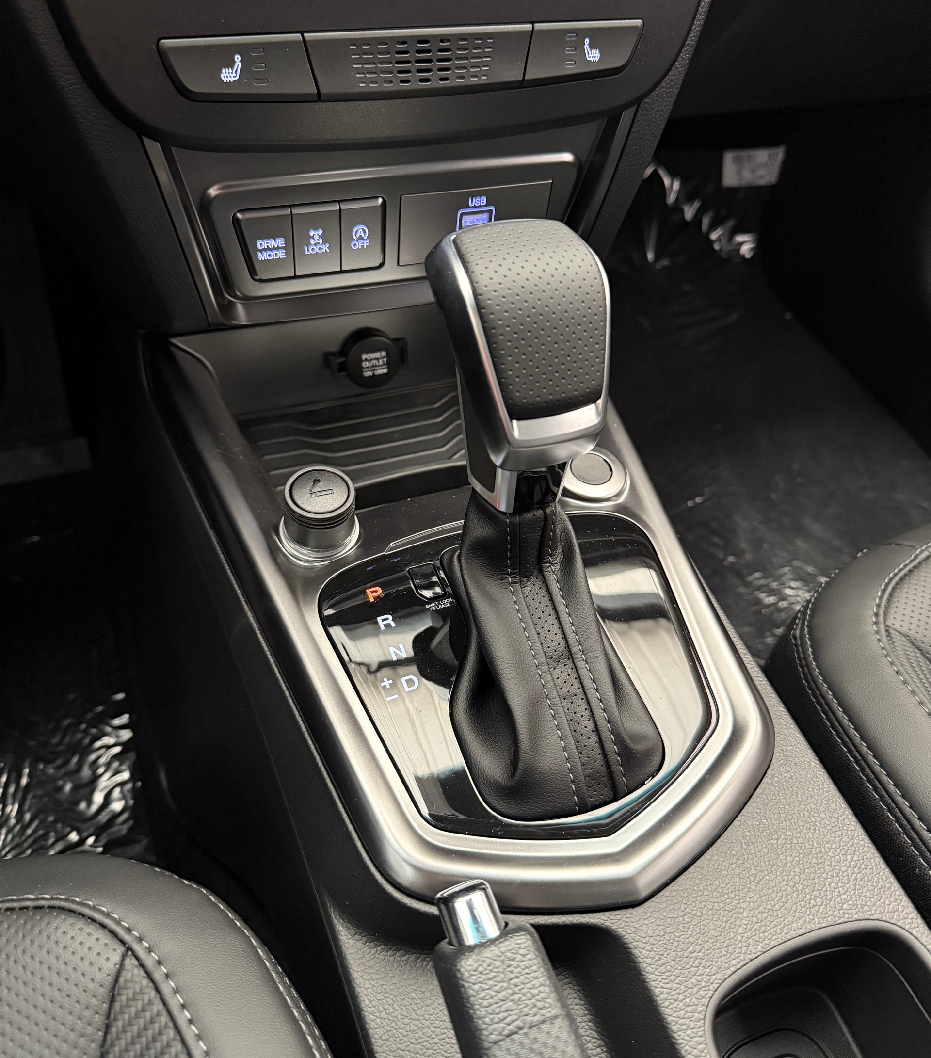 KGM-SsangYong Tivoli 1.5 T GDI Platinum 4WD Automat-image-9