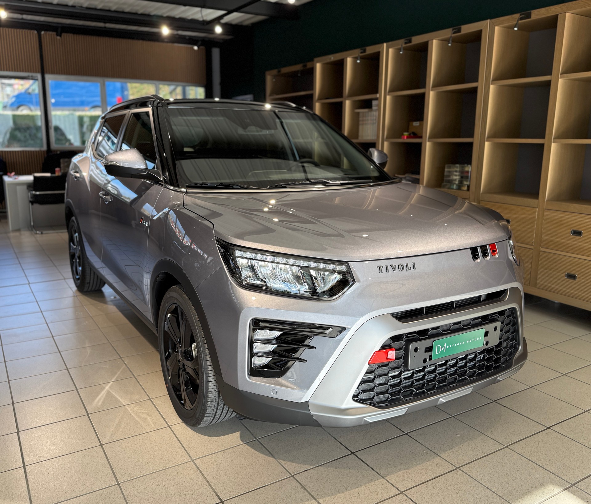 KGM-SsangYong Tivoli 1.5 T GDI Platinum 4WD Automat-showroom-element-1