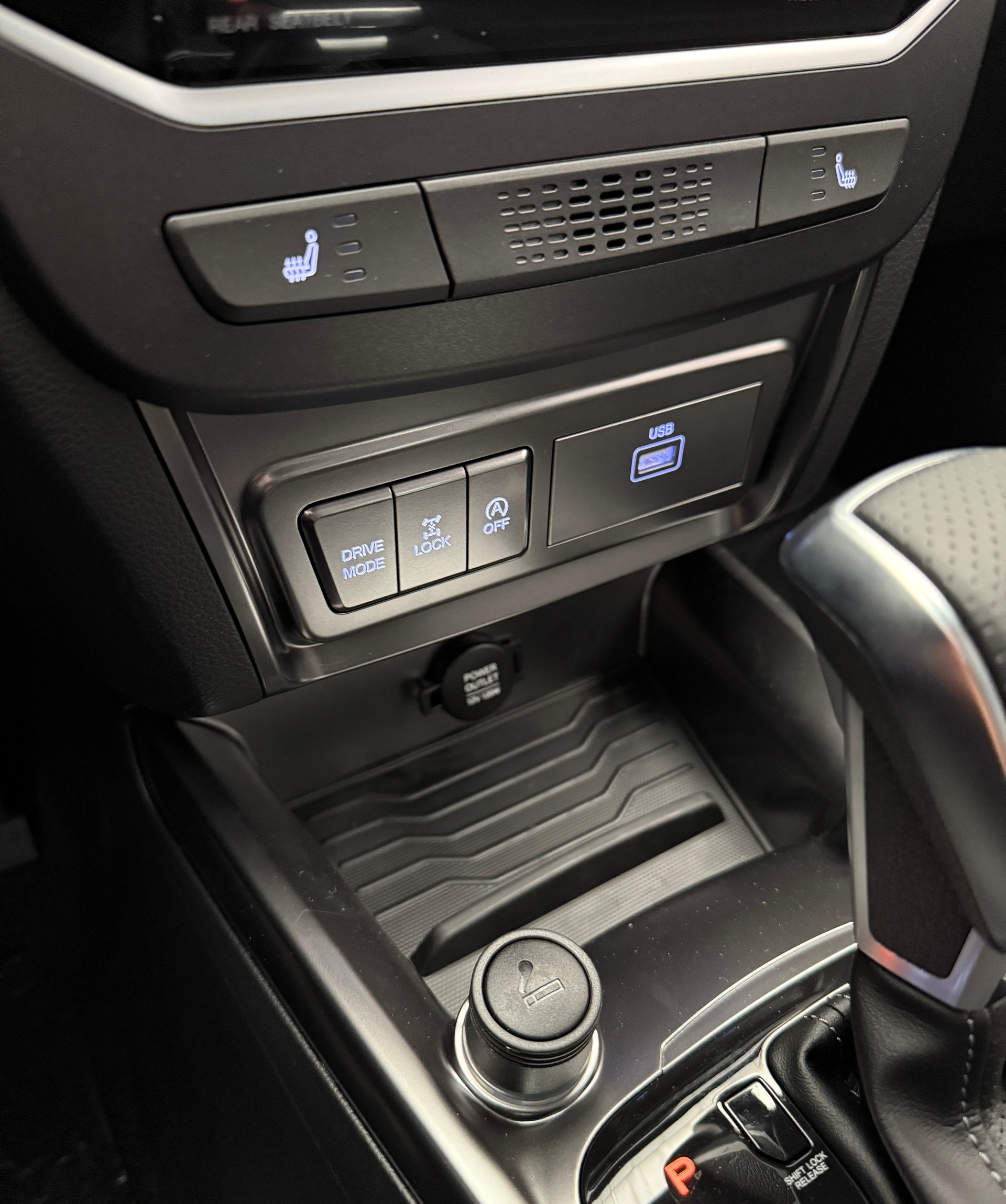 KGM-SsangYong Tivoli 1.5 T GDI Platinum 4WD Automat-image-10