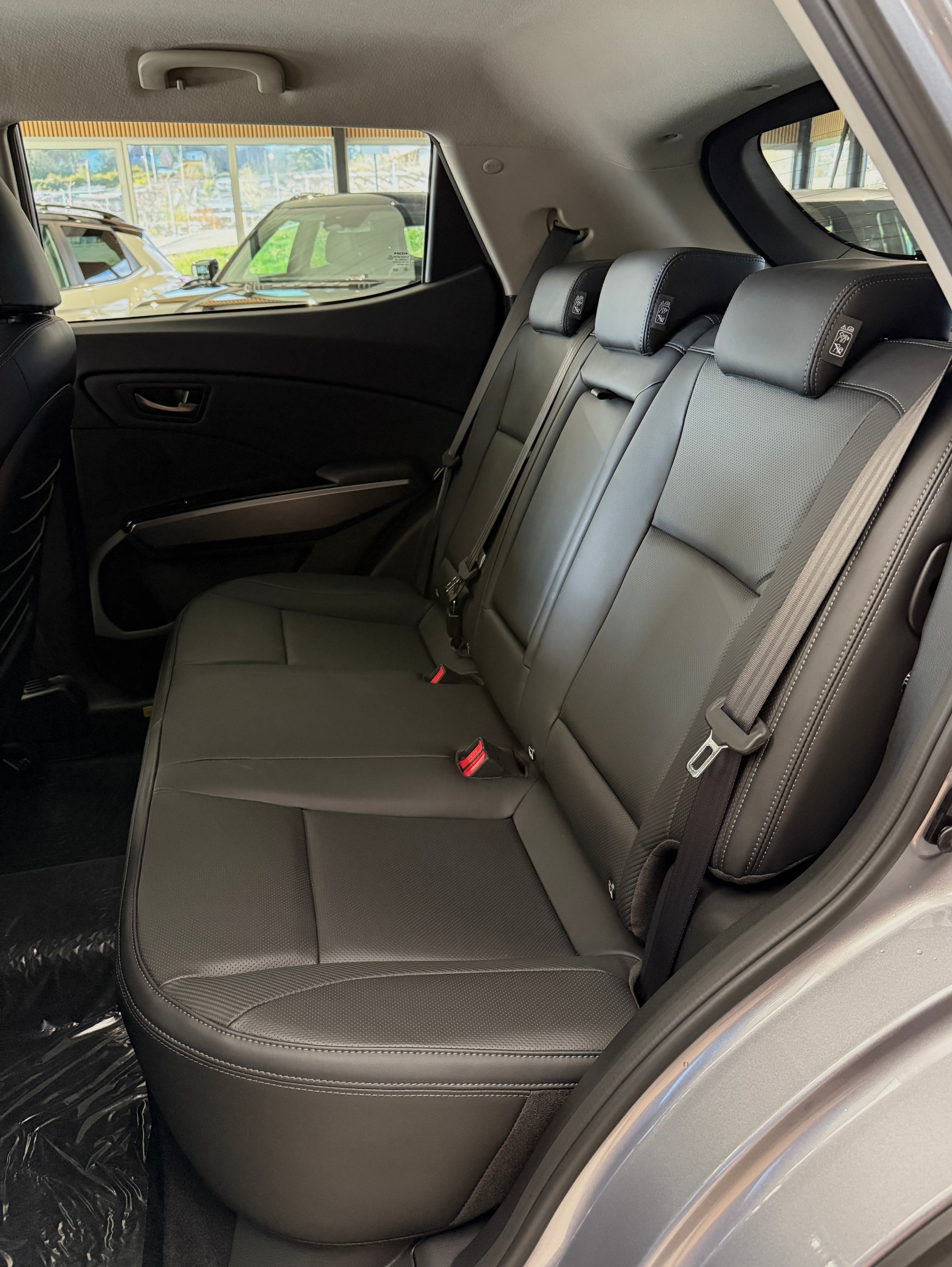 KGM-SsangYong Tivoli 1.5 T GDI Platinum 4WD Automat-image-18