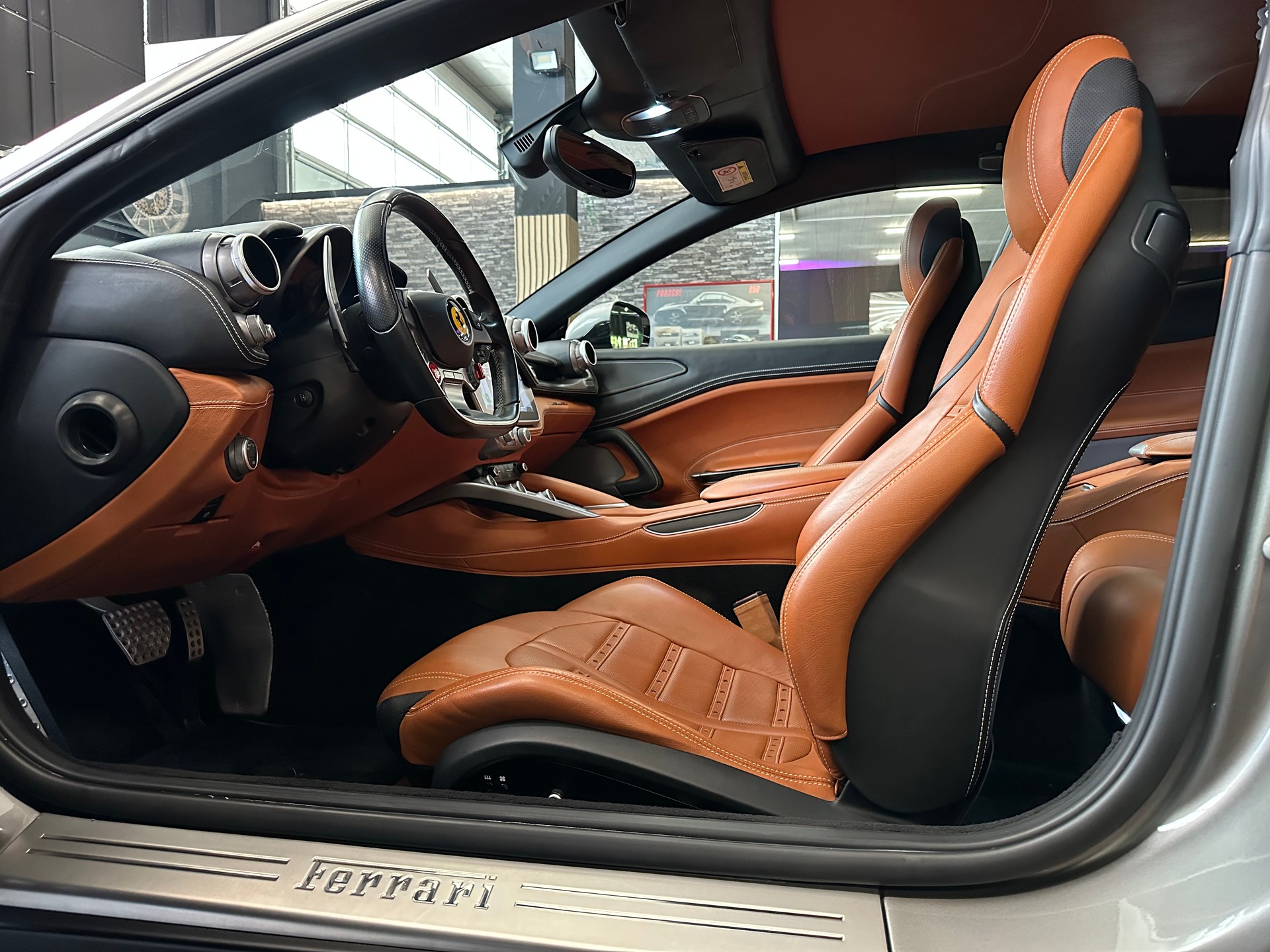 FERRARI GTC 4 Lusso-image-10