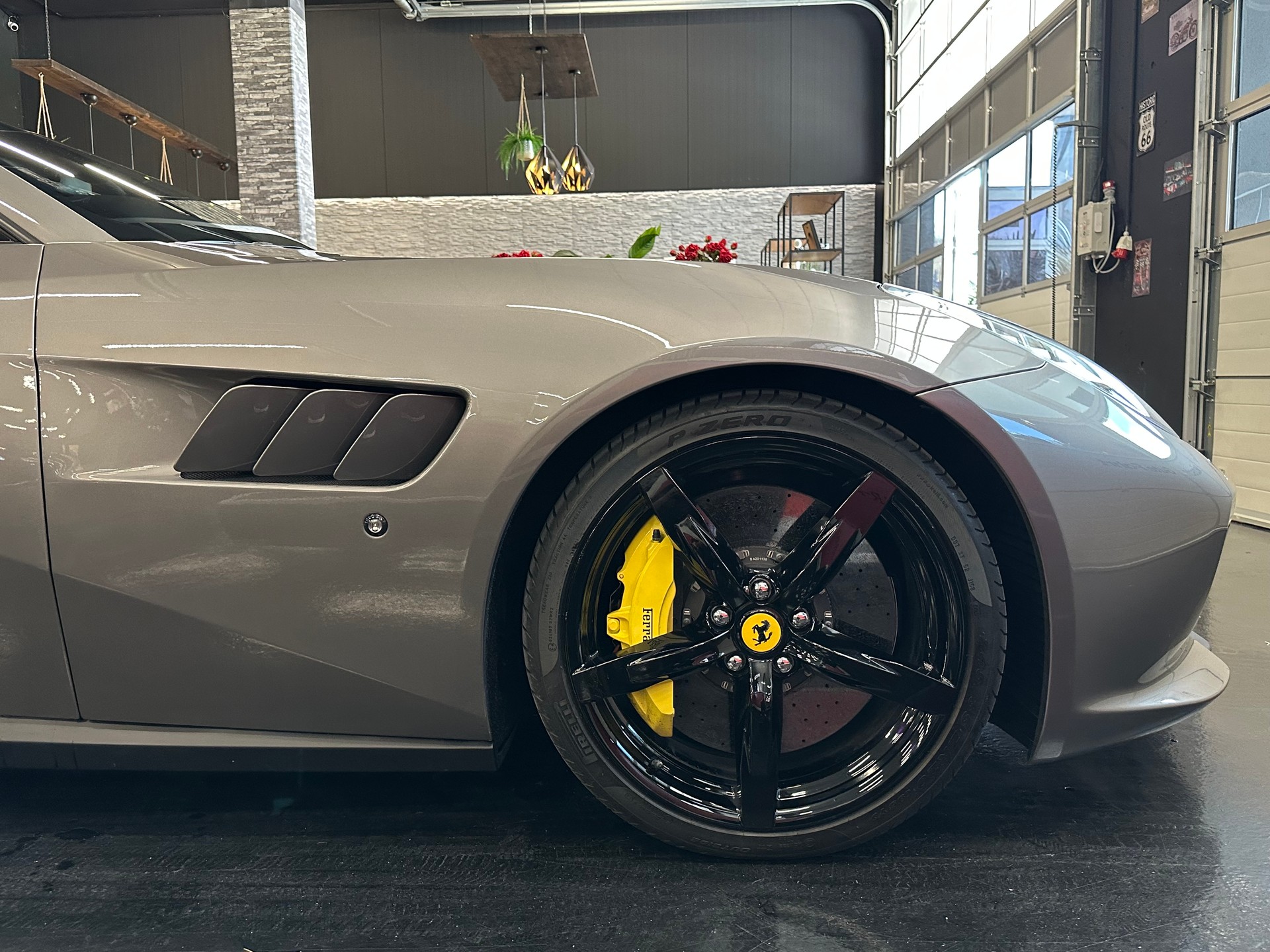 FERRARI GTC 4 Lusso-image-17