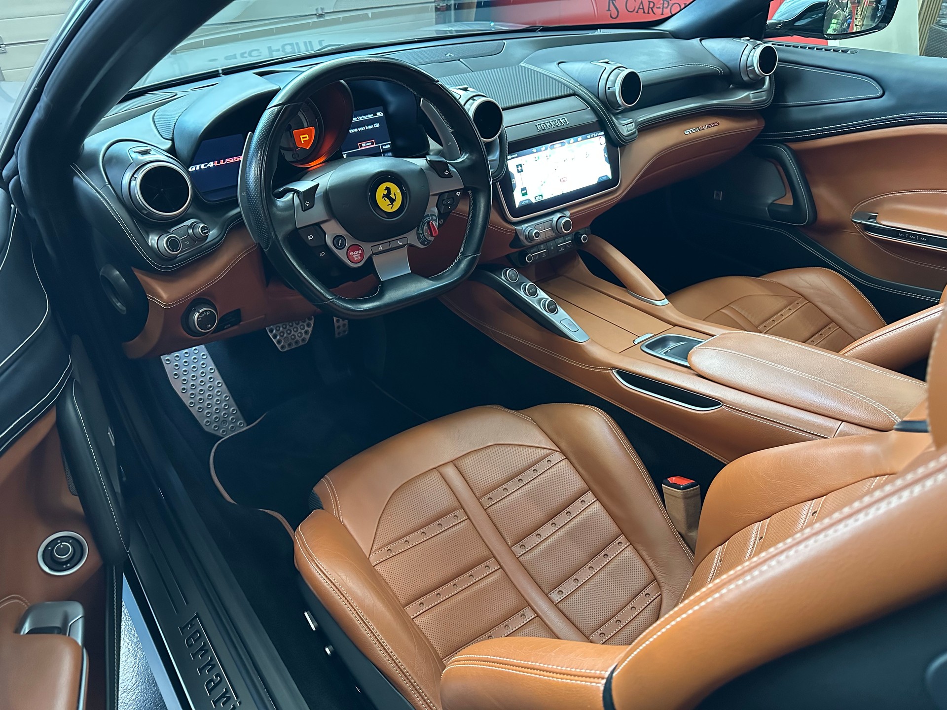 FERRARI GTC 4 Lusso-image-8